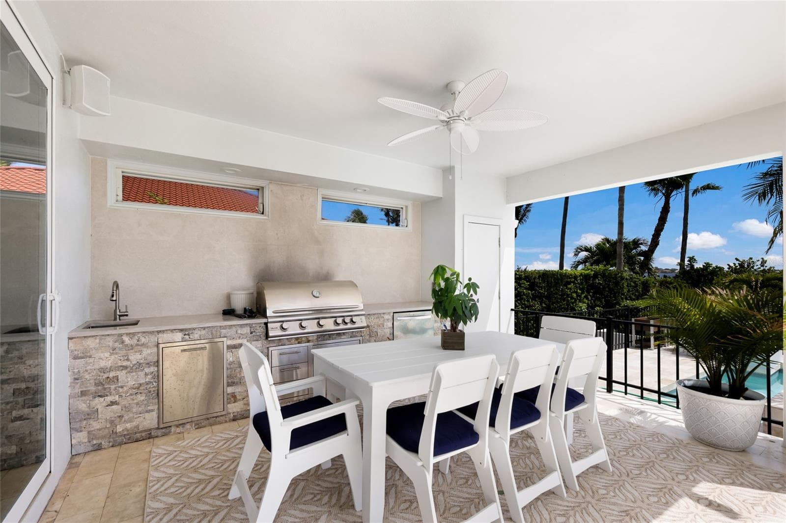 Outdoor Kitchen - 1519 RIVERVIEW LN, BRADENTON