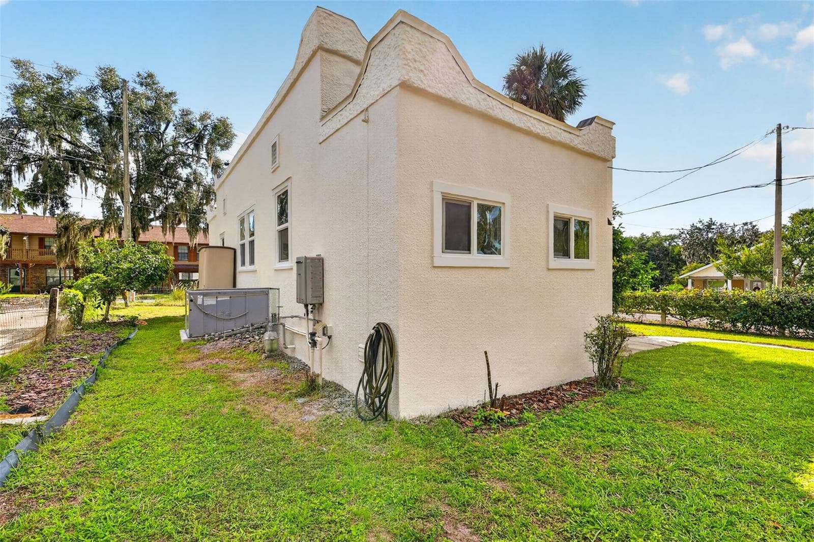 Single Family Residence at 342 S CLAYTON ST, MOUNT DORA, photo 32 of 41