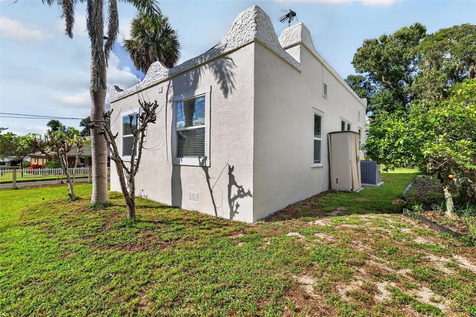 Single Family Residence at 342 S CLAYTON ST, MOUNT DORA, photo 33 of 41