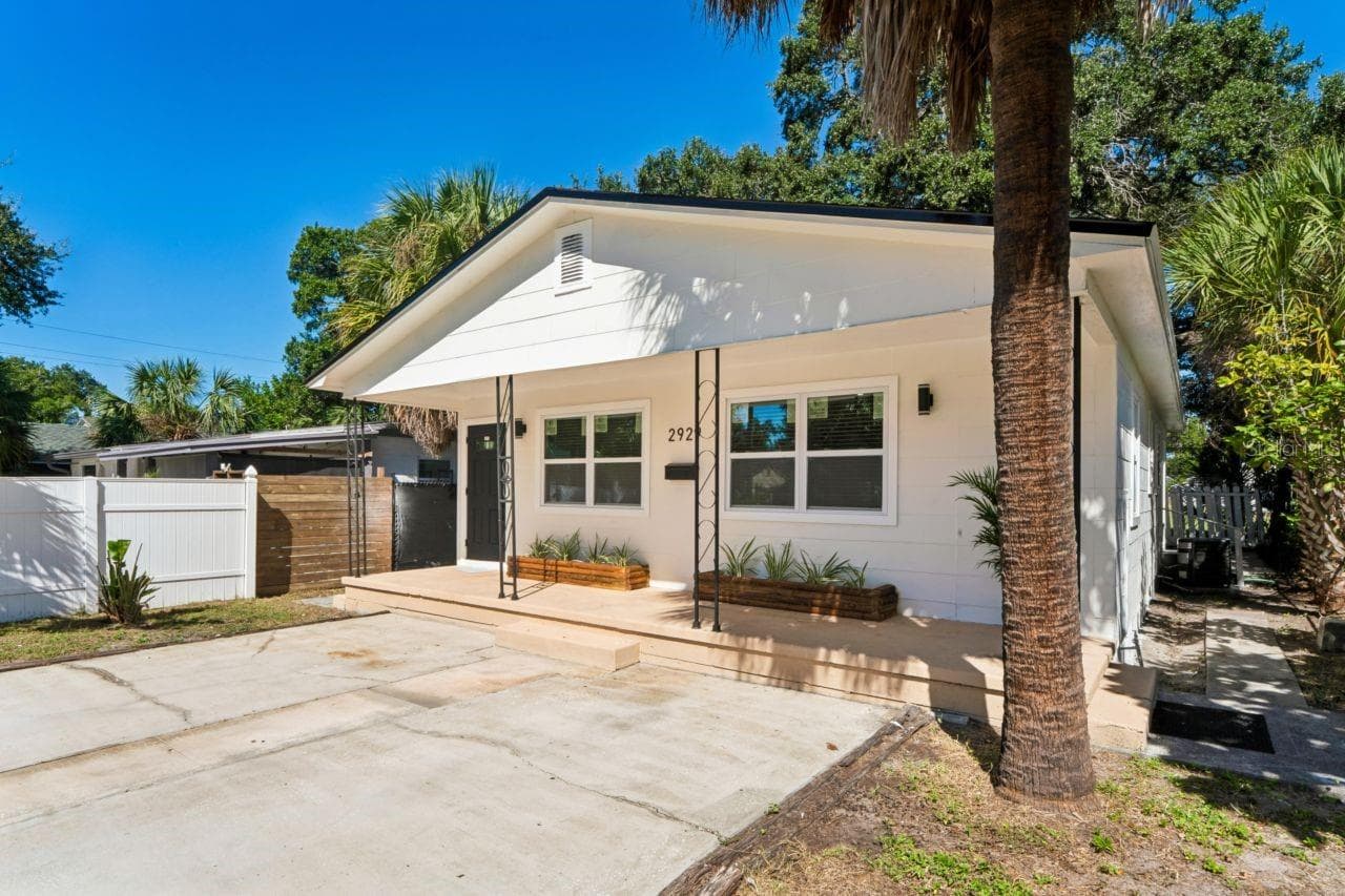 Single Family Residence at 2929 EMERSON AVE S, ST PETERSBURG, photo 2 of 36