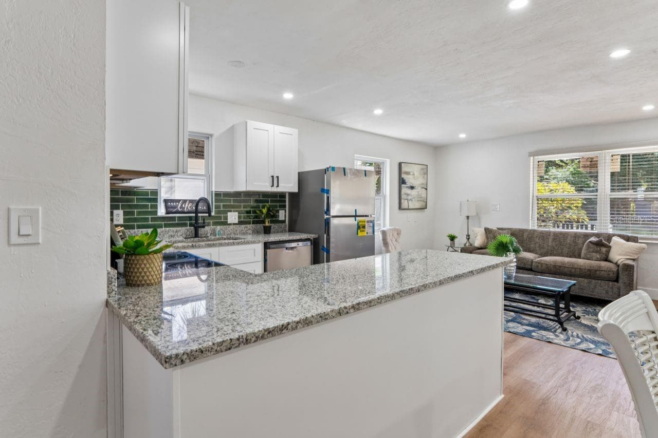 Single Family Residence at 2929 EMERSON AVE S, ST PETERSBURG, photo 14 of 36