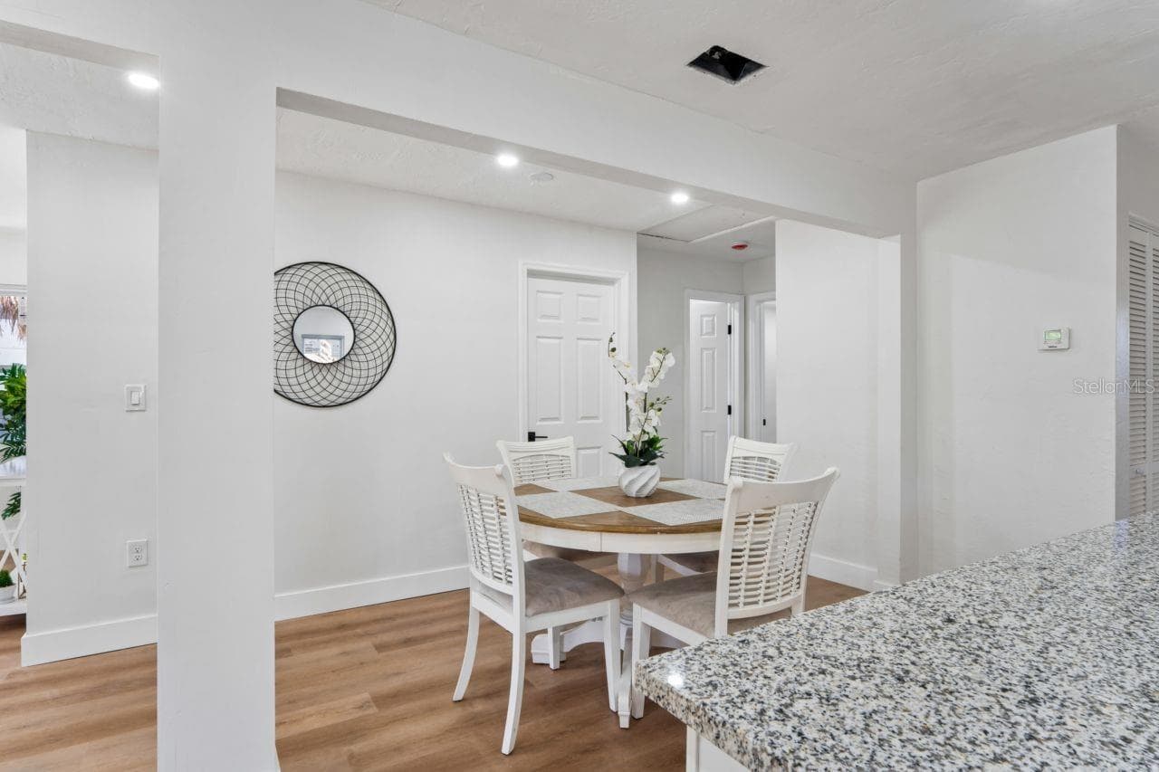 Single Family Residence at 2929 EMERSON AVE S, ST PETERSBURG, photo 17 of 36