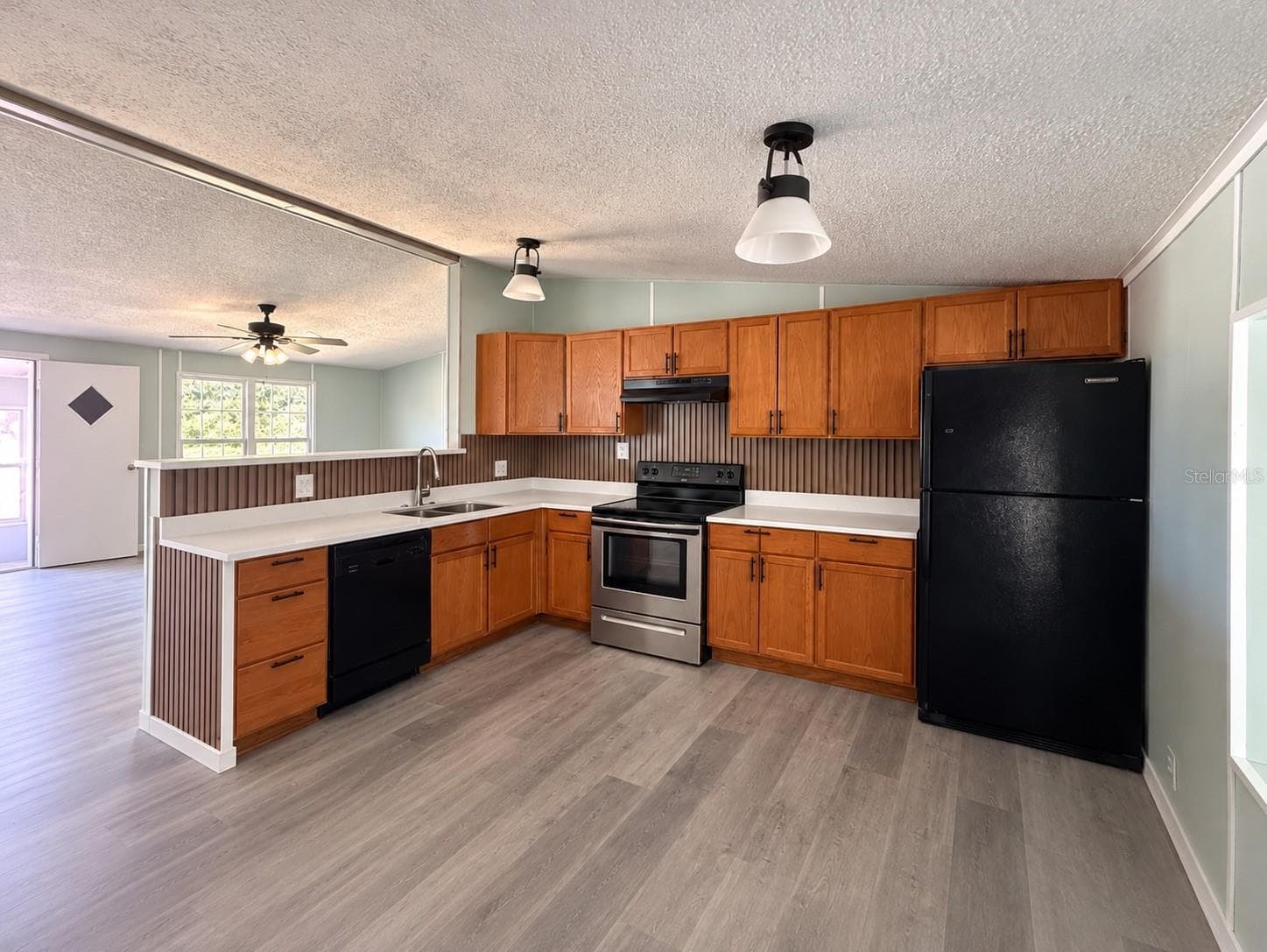 Manufactured Home at 2496 APPALOOSA RD, LAKE WALES, photo 4 of 16
