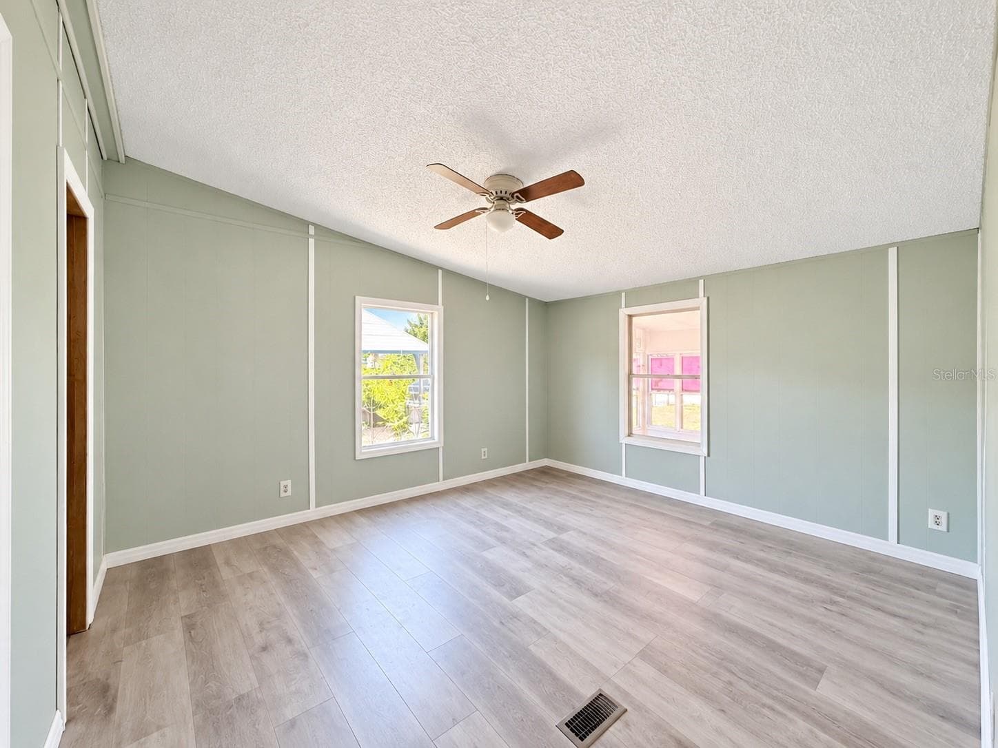 Manufactured Home at 2496 APPALOOSA RD, LAKE WALES, photo 6 of 16