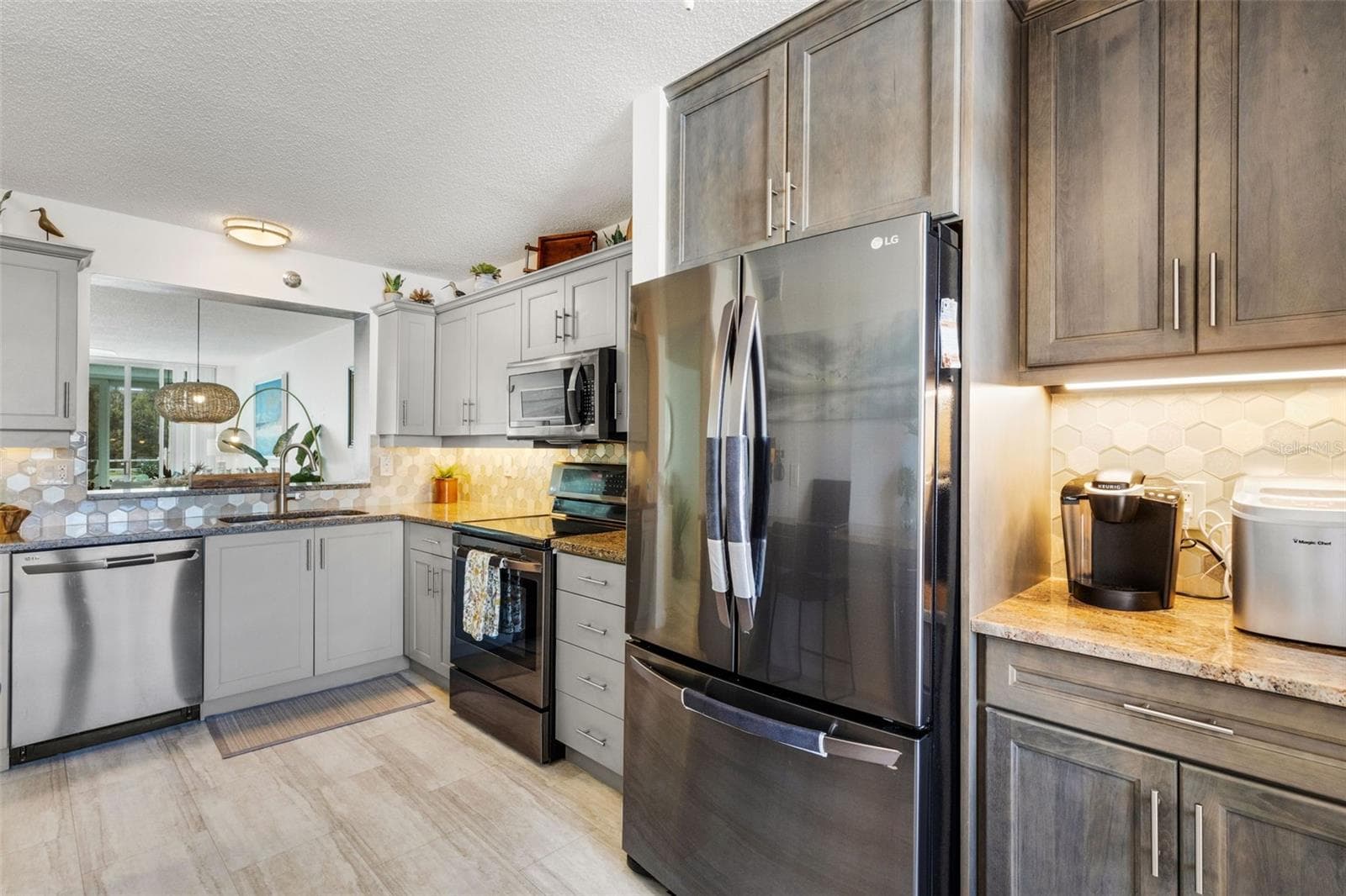 Condominium at 4460 FAIRWAYS BLVD #105, BRADENTON, photo 9 of 72