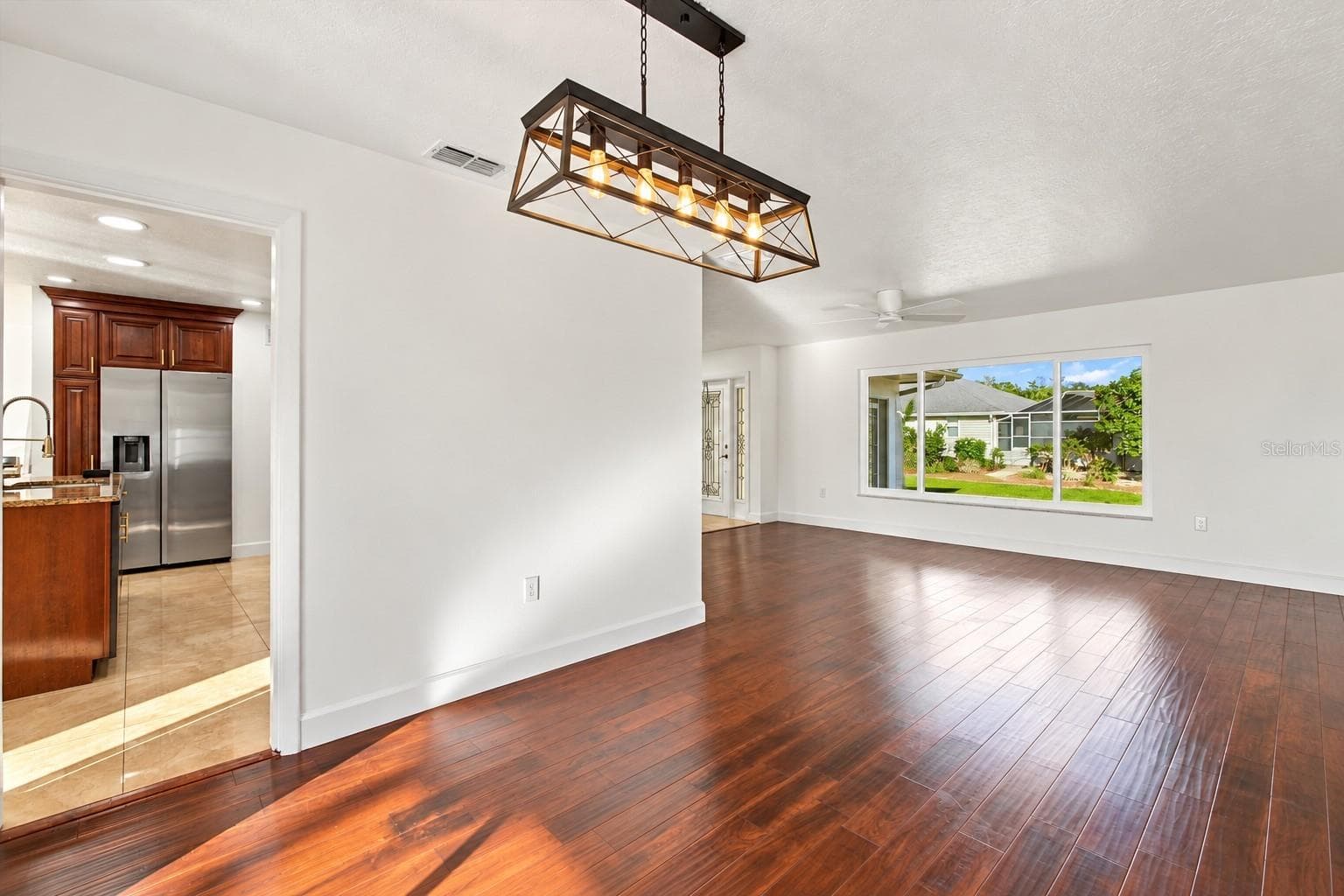 Single Family Residence at 511 BONITO AVE, NOKOMIS, photo 8 of 39