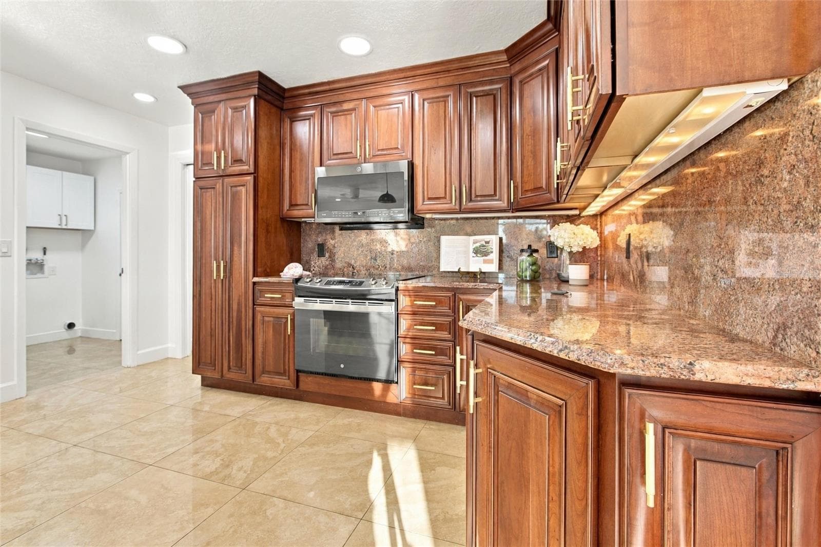Single Family Residence at 511 BONITO AVE, NOKOMIS, photo 11 of 39