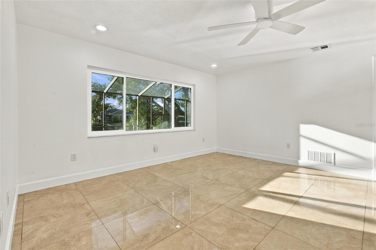 Single Family Residence at 511 BONITO AVE, NOKOMIS, photo 12 of 39