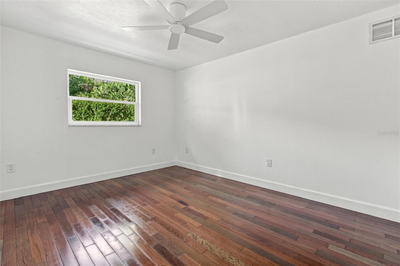 Single Family Residence at 511 BONITO AVE, NOKOMIS, photo 21 of 39