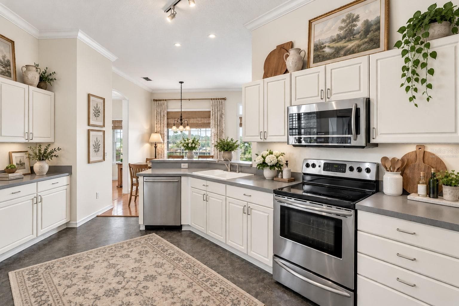 *Virtually Staged* - 7891 BRIDGESTONE DR, ORLANDO