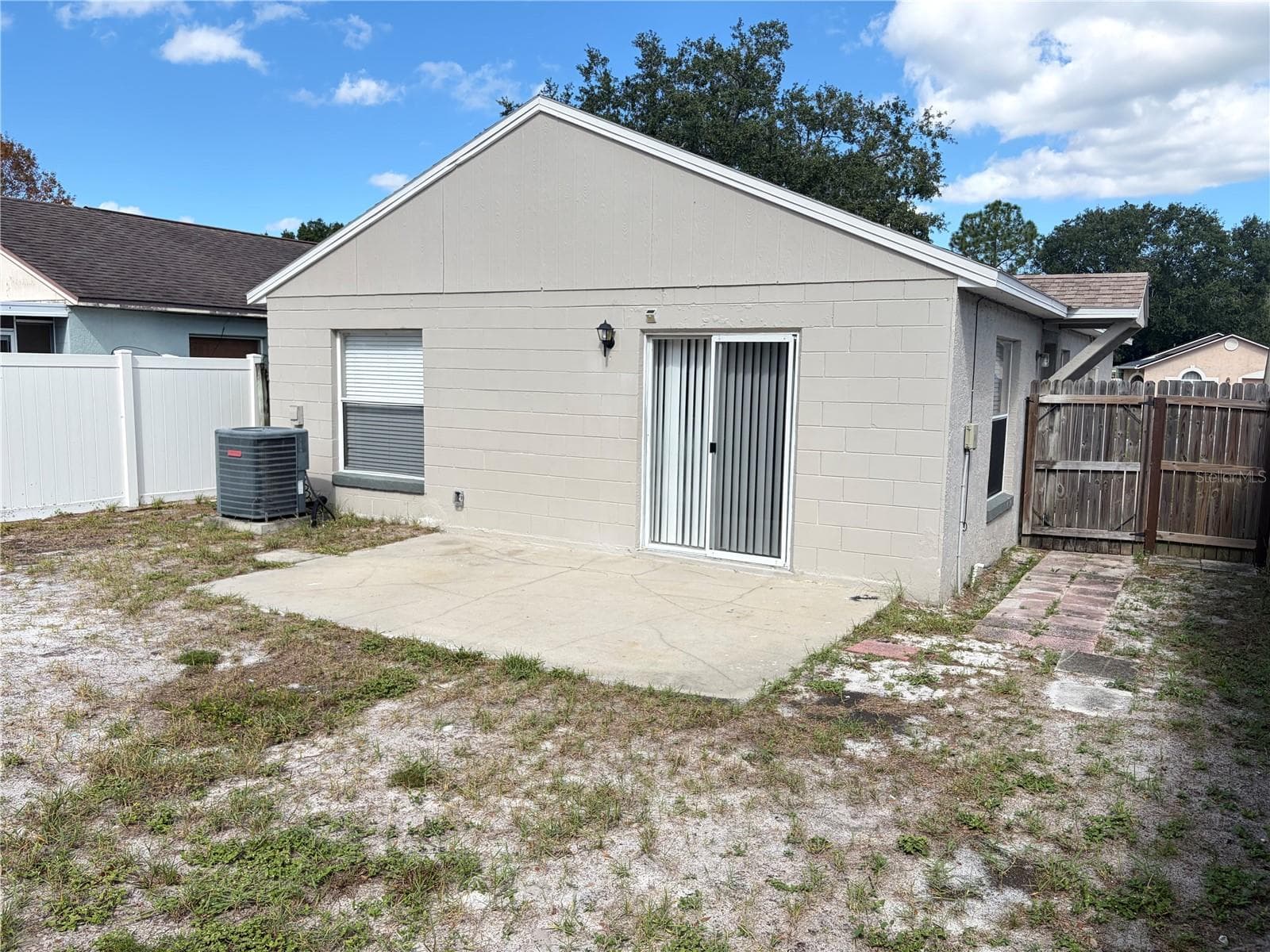 Single Family Residence at 1008 VISTA PALMA WAY, ORLANDO, photo 3 of 10