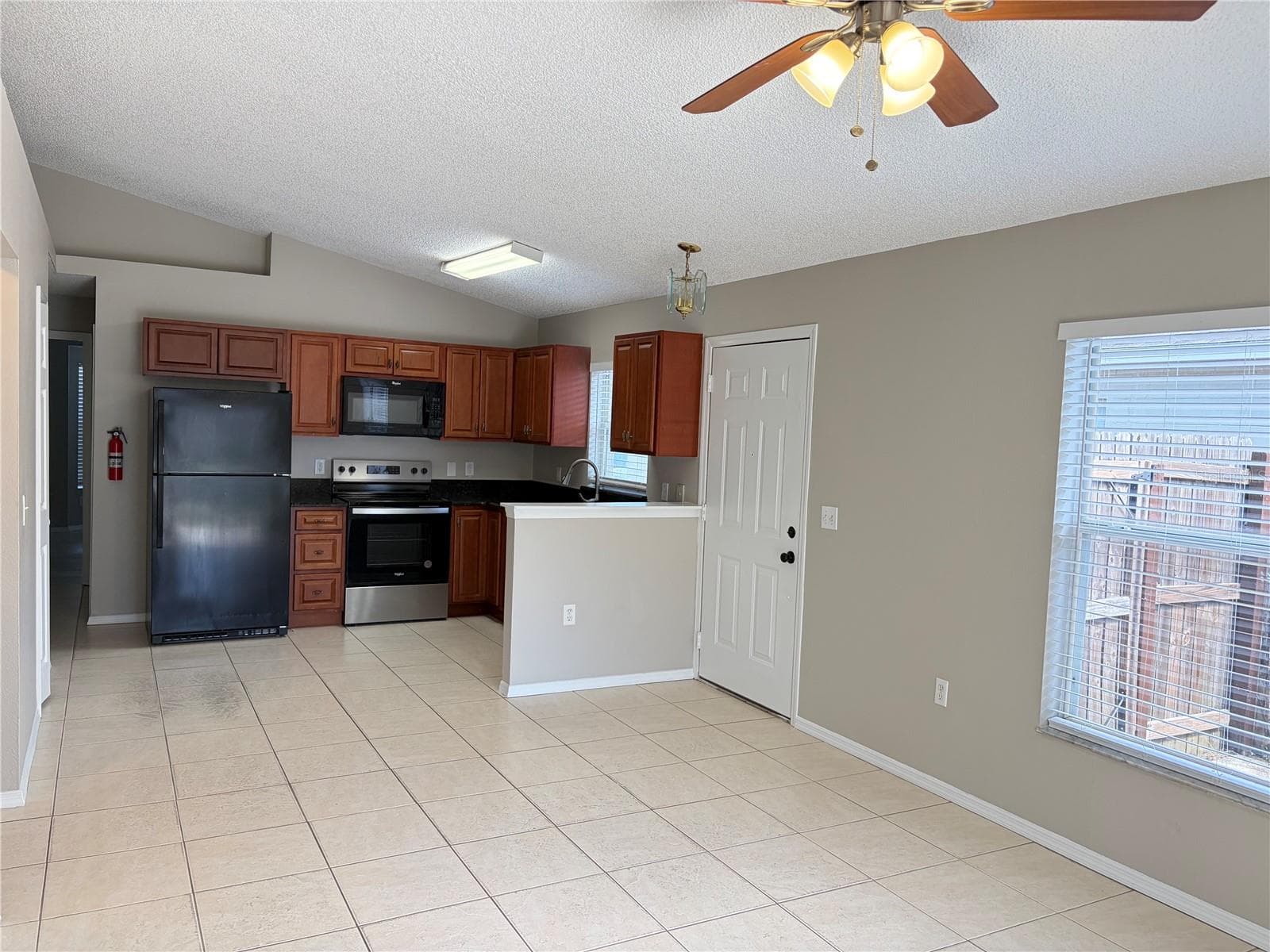 Single Family Residence at 1008 VISTA PALMA WAY, ORLANDO, photo 5 of 10