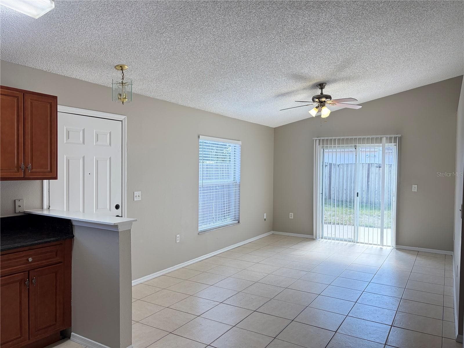 Single Family Residence at 1008 VISTA PALMA WAY, ORLANDO, photo 6 of 10