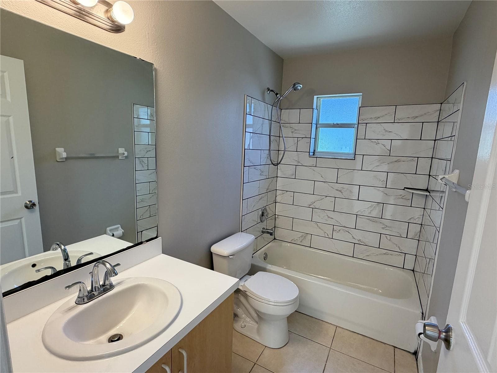 Single Family Residence at 1008 VISTA PALMA WAY, ORLANDO, photo 7 of 10