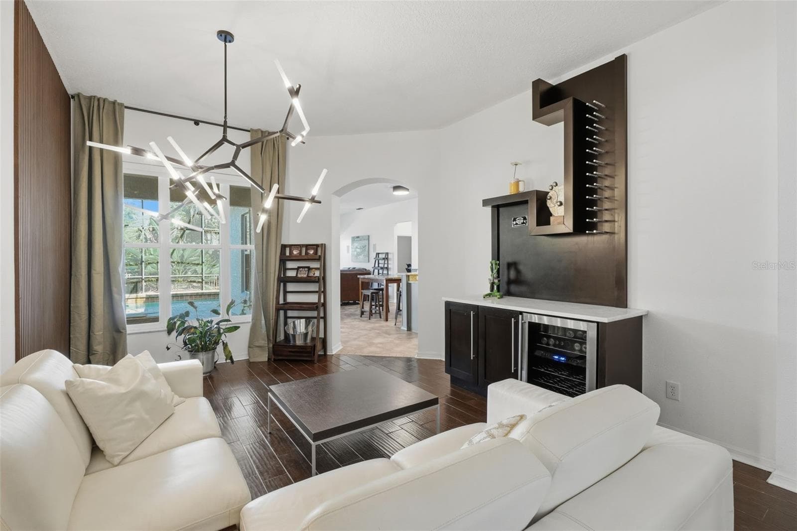 Living Room with Bar - 1214 TRENTWOOD CT, LAKE MARY