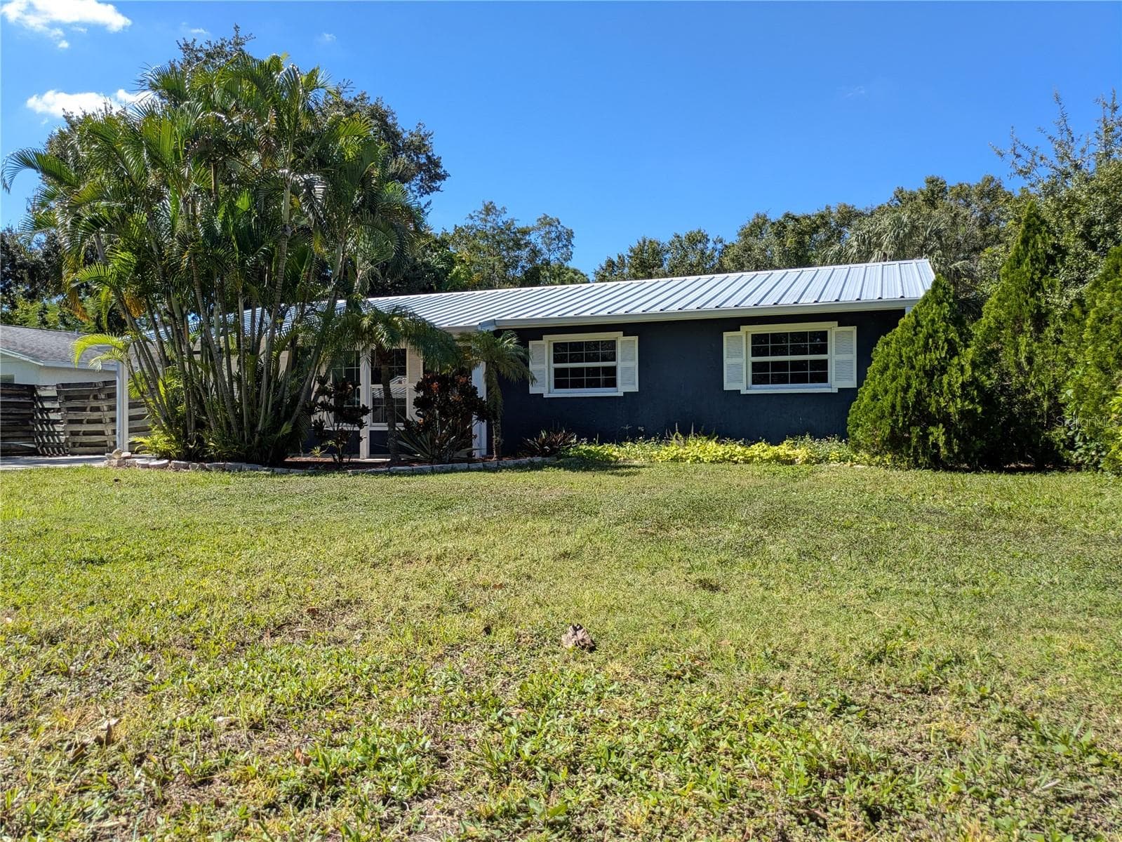 Single Family Residence at 1133 RUSSELL AVE, SARASOTA, photo 2 of 27