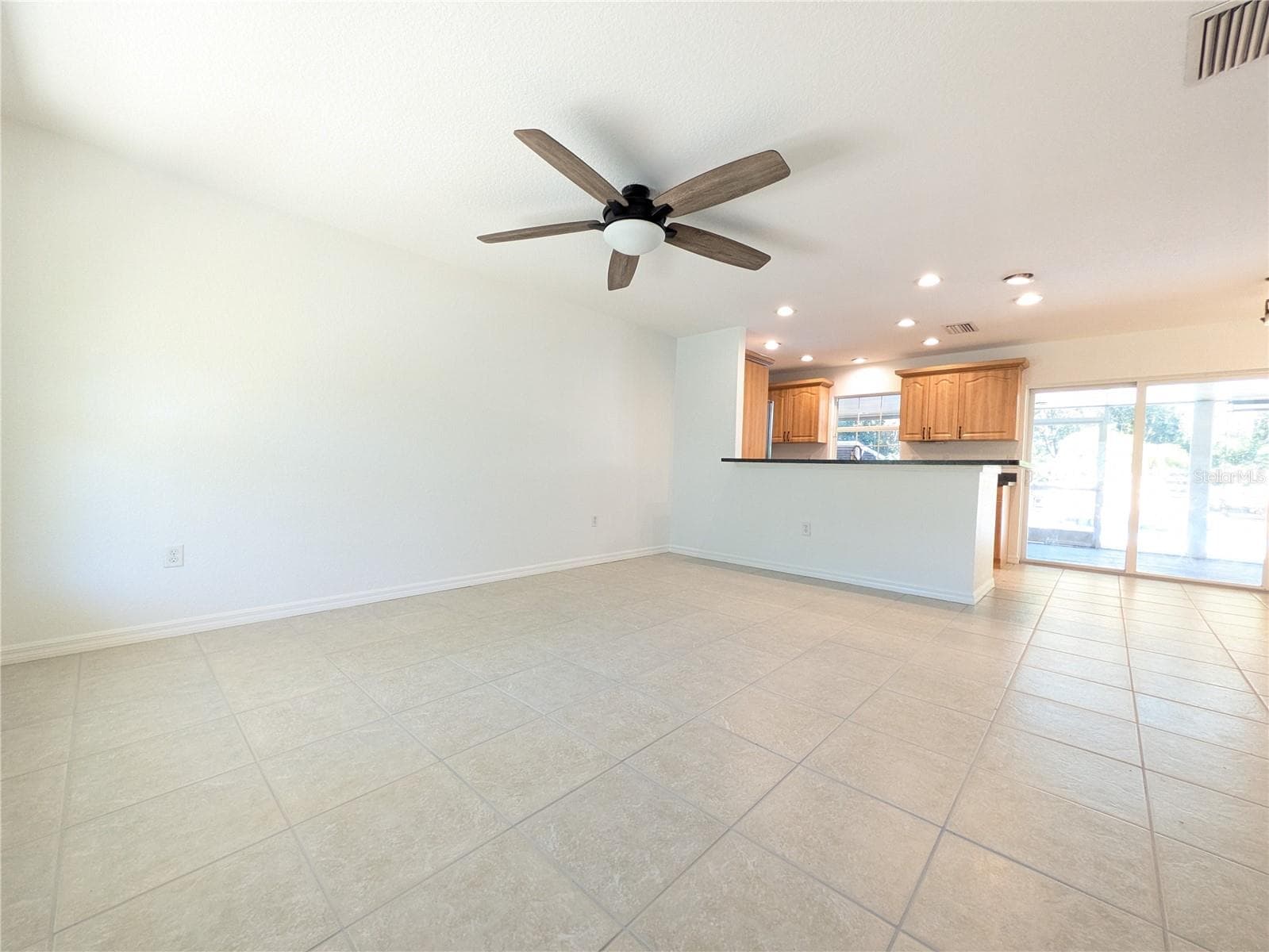 Single Family Residence at 1133 RUSSELL AVE, SARASOTA, photo 6 of 27