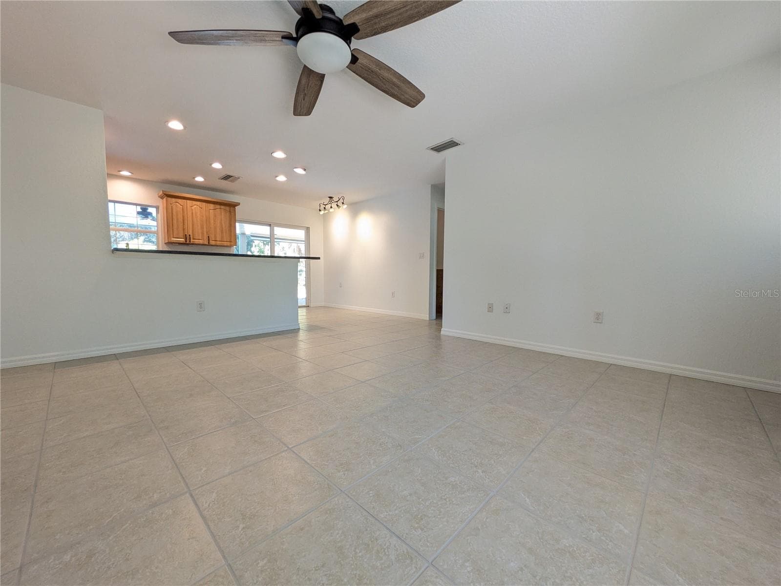 Single Family Residence at 1133 RUSSELL AVE, SARASOTA, photo 7 of 27
