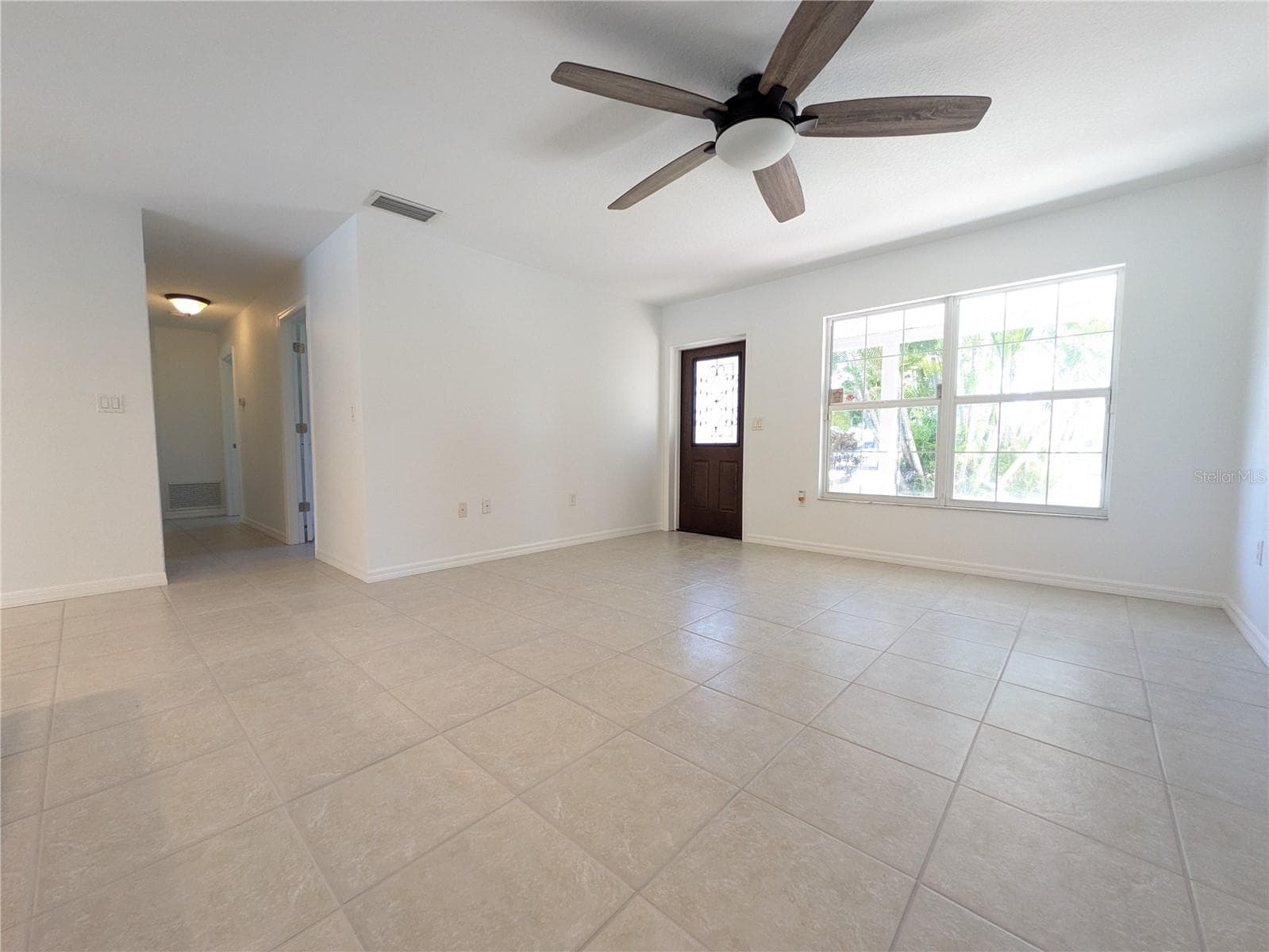 Single Family Residence at 1133 RUSSELL AVE, SARASOTA, photo 8 of 27