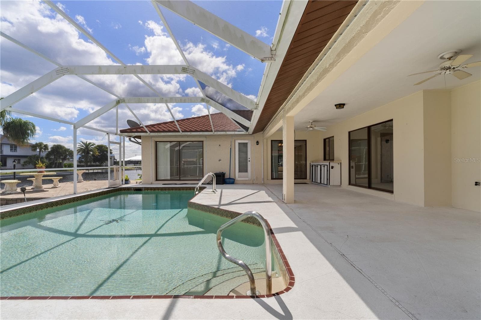 Single Family Residence at 140 BAYSHORE CT, PUNTA GORDA, photo 6 of 75