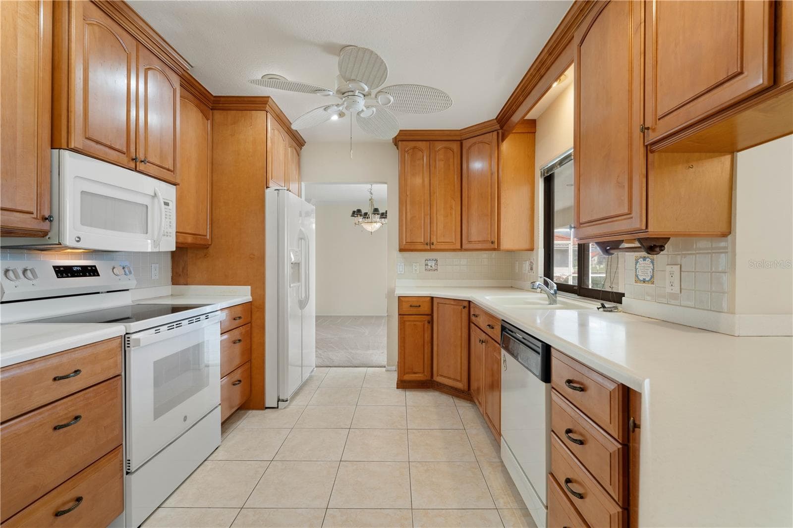 Single Family Residence at 140 BAYSHORE CT, PUNTA GORDA, photo 7 of 75