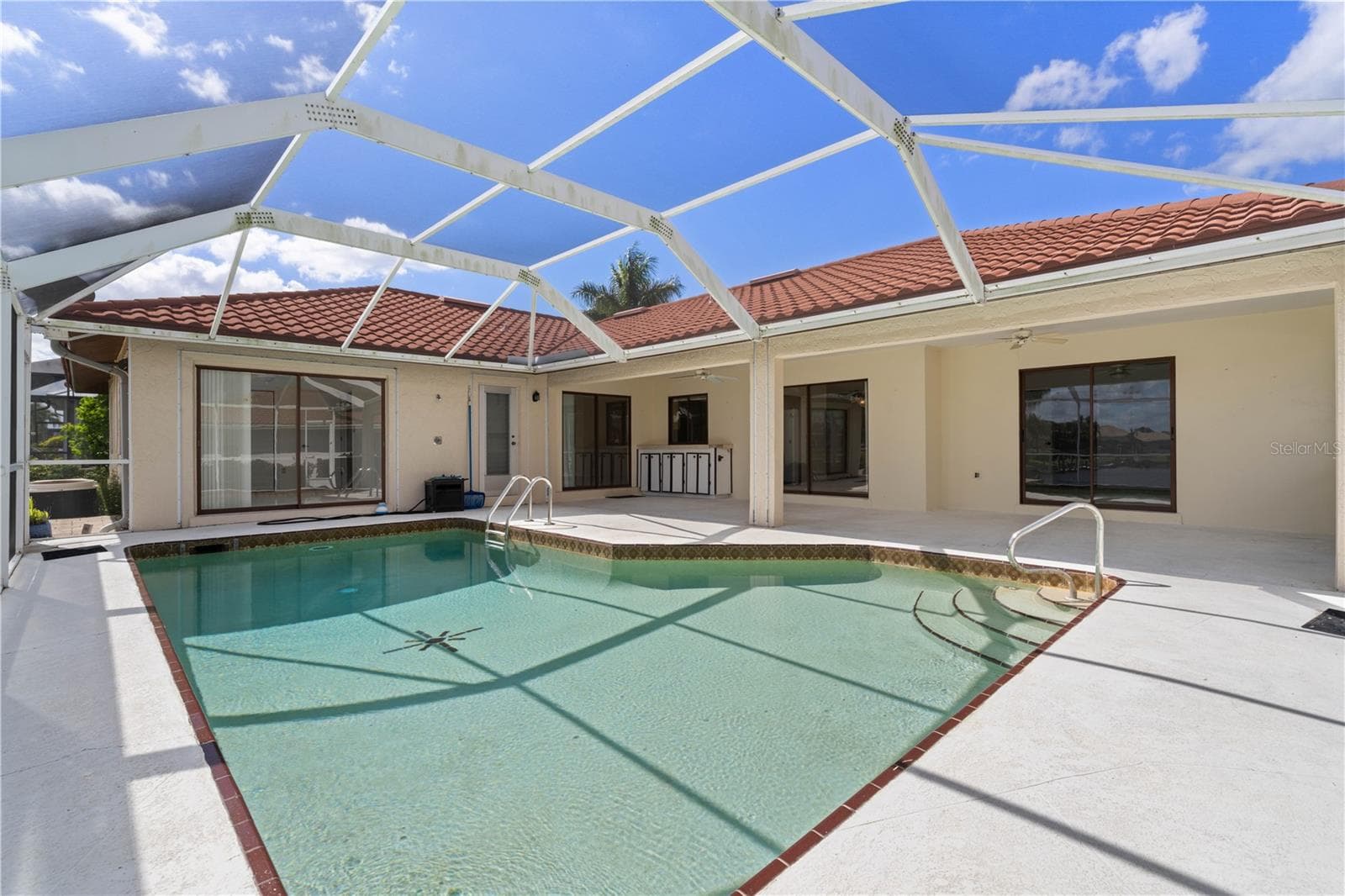 Single Family Residence at 140 BAYSHORE CT, PUNTA GORDA, photo 9 of 75