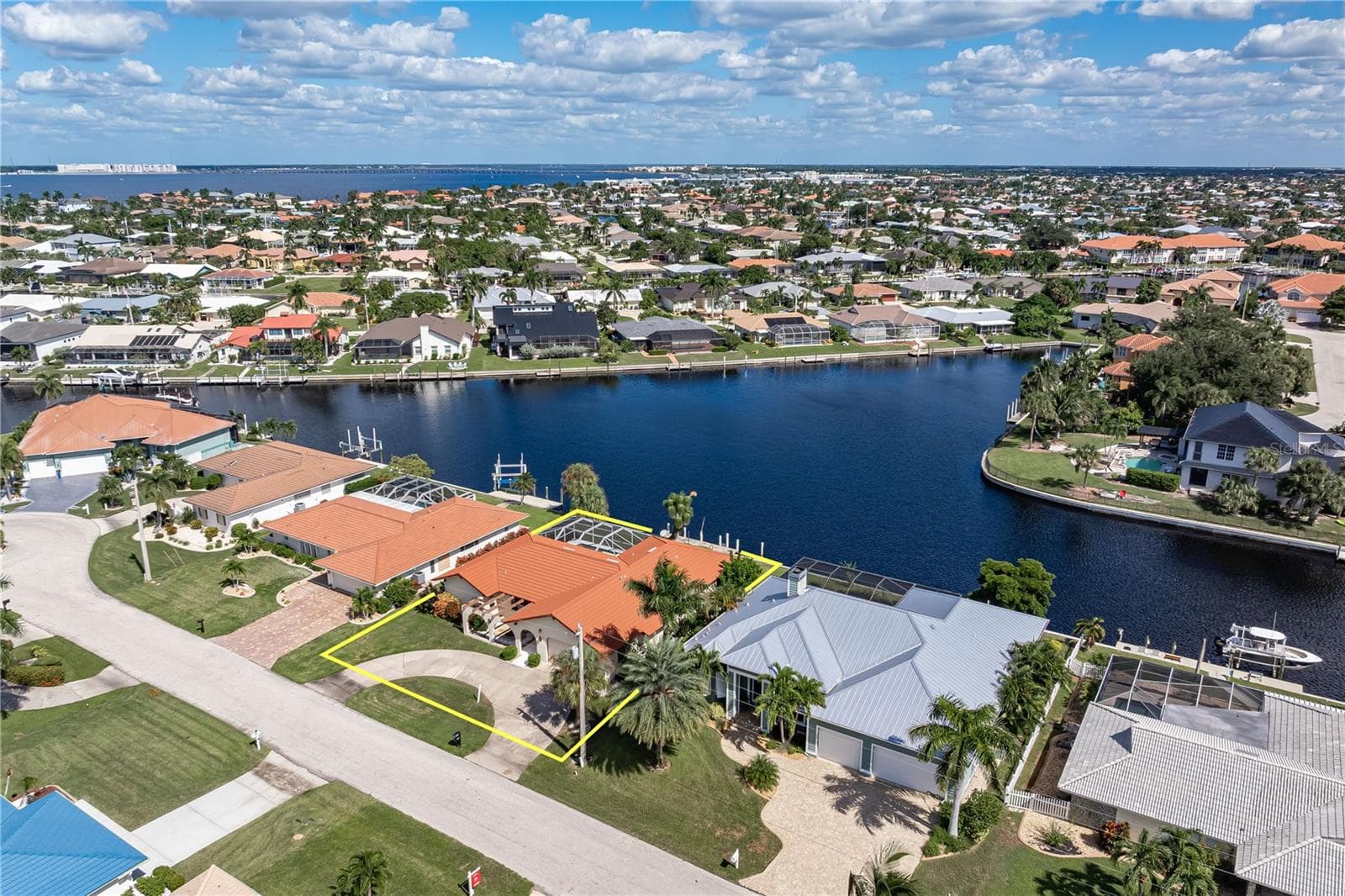 Single Family Residence at 140 BAYSHORE CT, PUNTA GORDA, photo 13 of 75