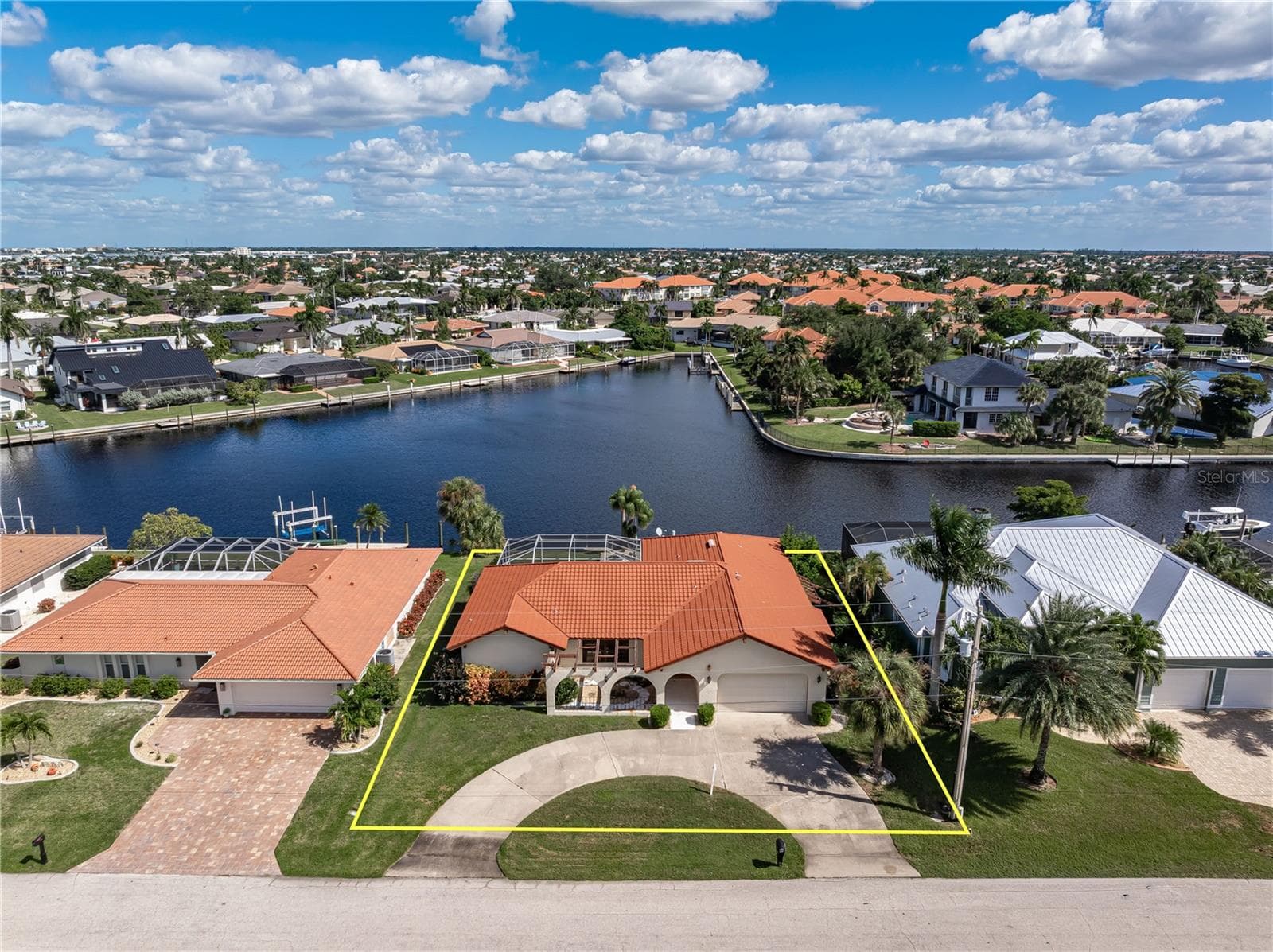 Single Family Residence at 140 BAYSHORE CT, PUNTA GORDA, photo 15 of 75