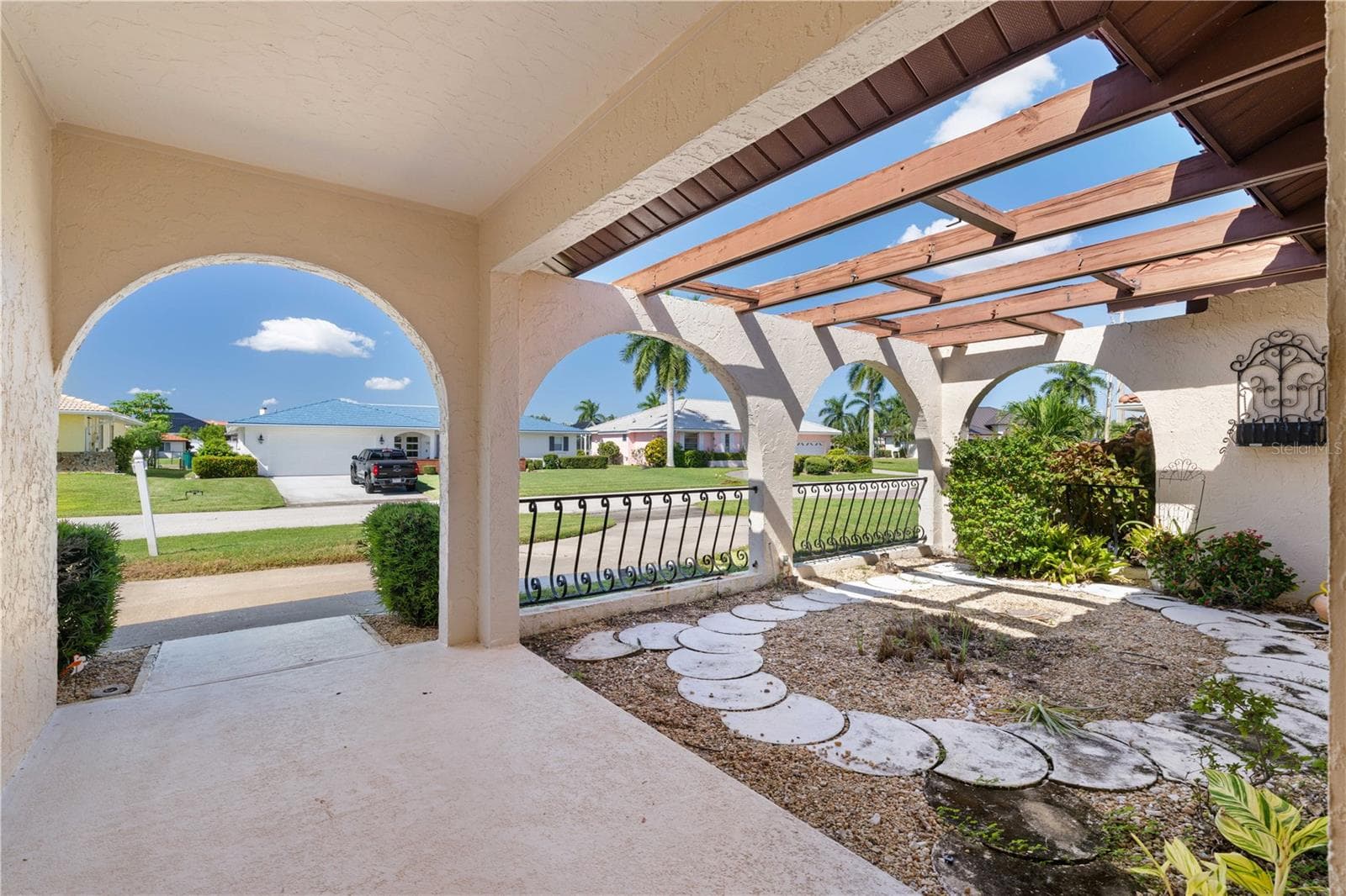Single Family Residence at 140 BAYSHORE CT, PUNTA GORDA, photo 18 of 75