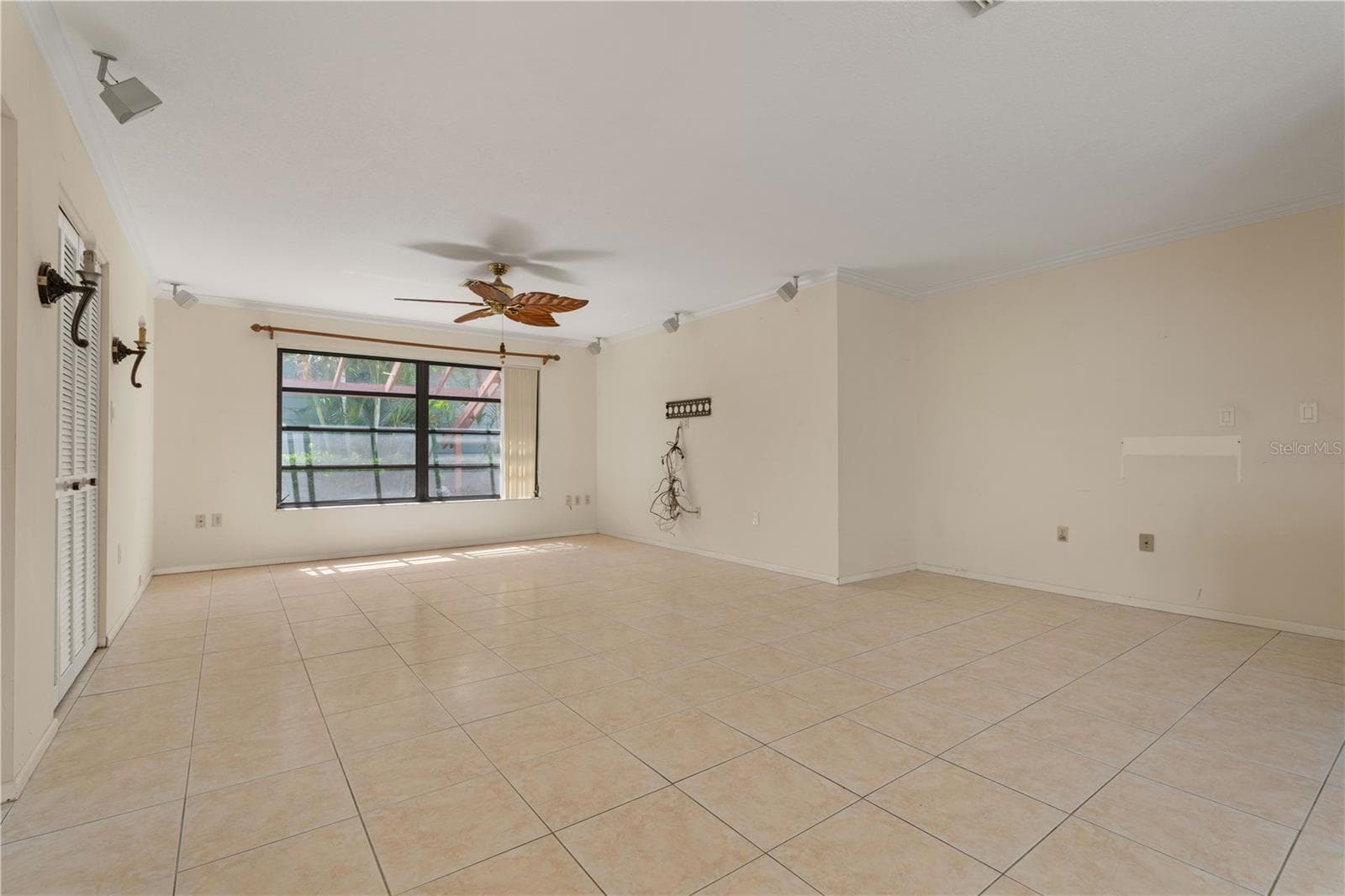 Single Family Residence at 140 BAYSHORE CT, PUNTA GORDA, photo 37 of 75