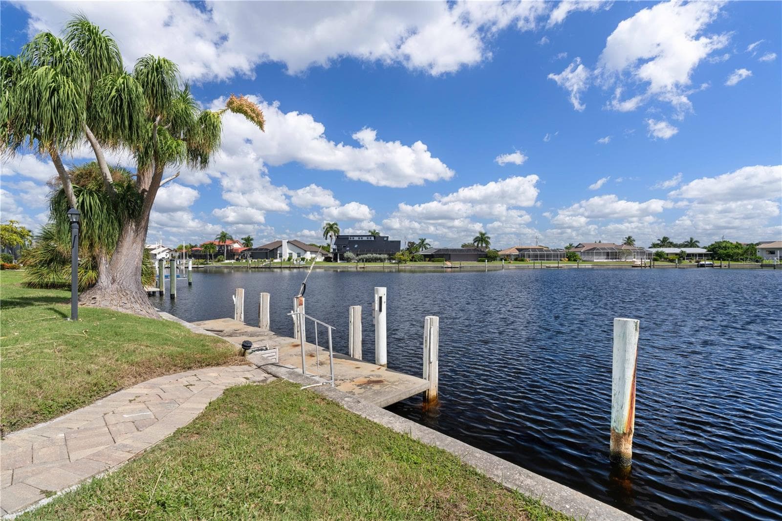 Single Family Residence at 140 BAYSHORE CT, PUNTA GORDA, photo 63 of 75