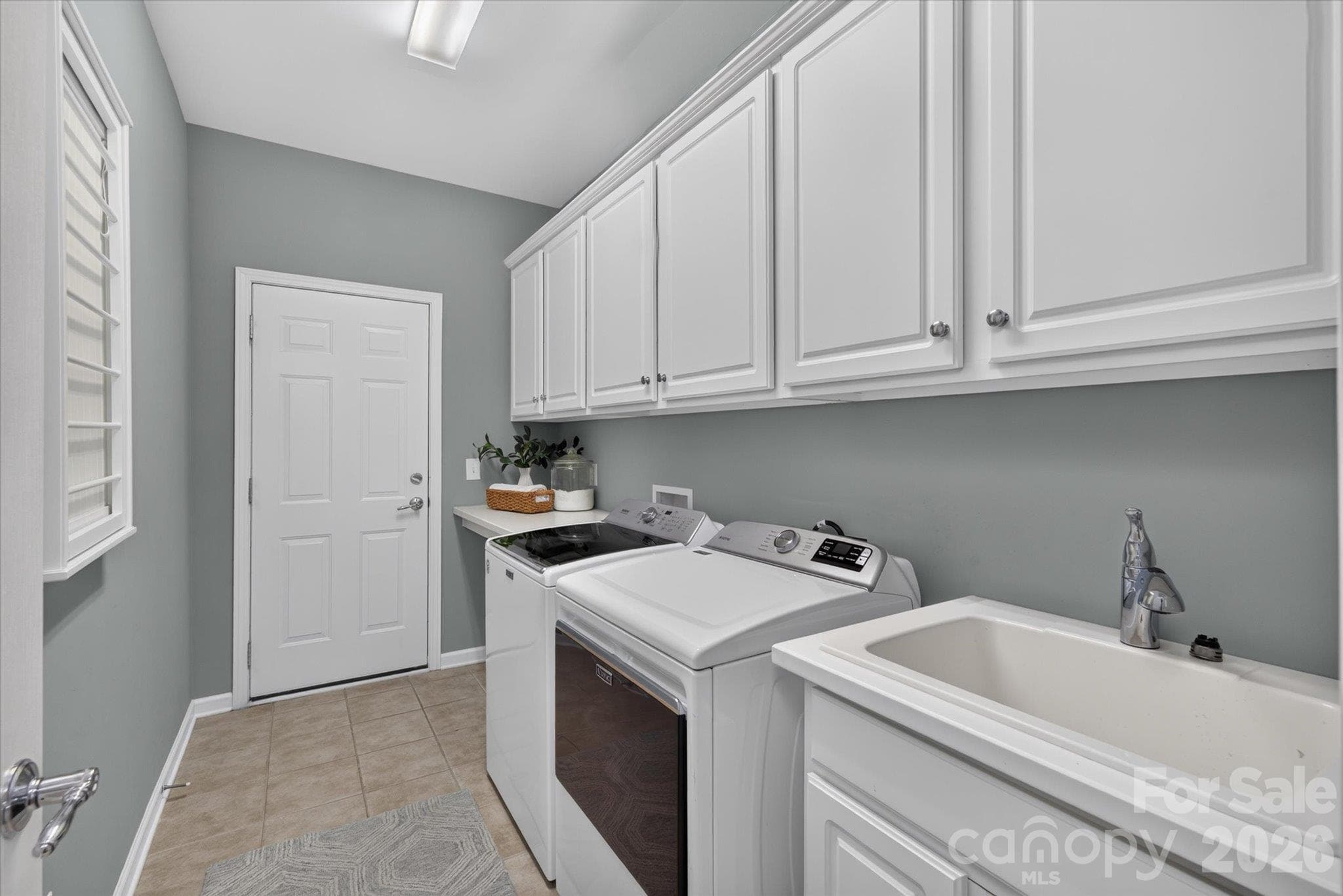 Single Family Residence at 2418 Creek Manor Drive, Waxhaw, photo 11 of 31