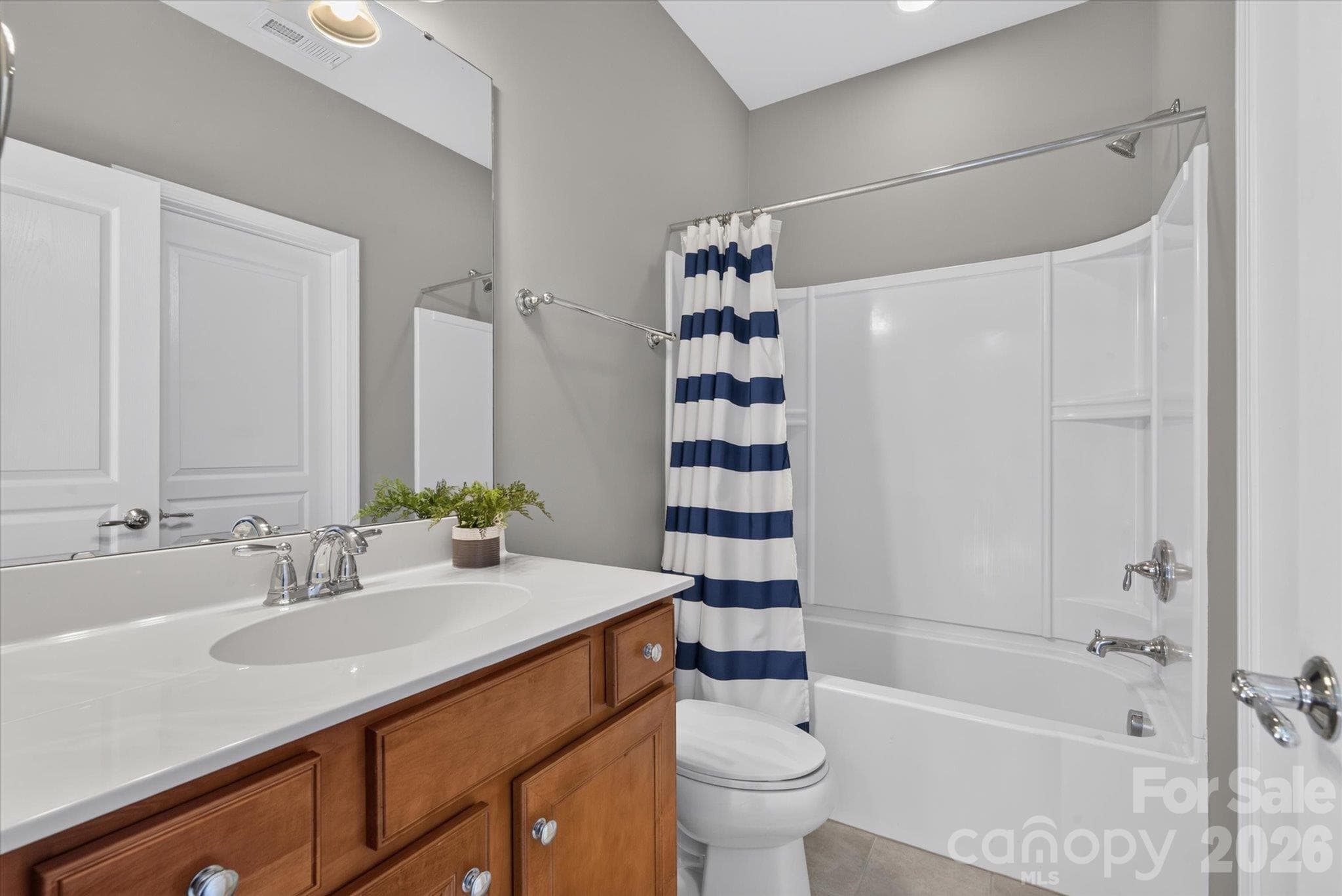 Single Family Residence at 2418 Creek Manor Drive, Waxhaw, photo 19 of 31