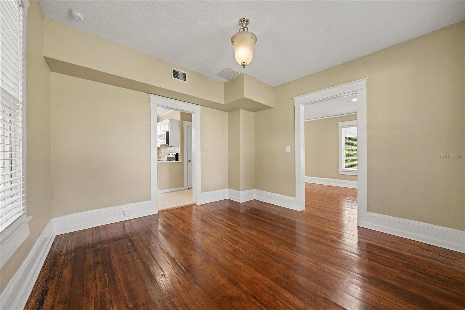 Single Family Residence at 314 W 3RD ST, SANFORD, photo 11 of 29