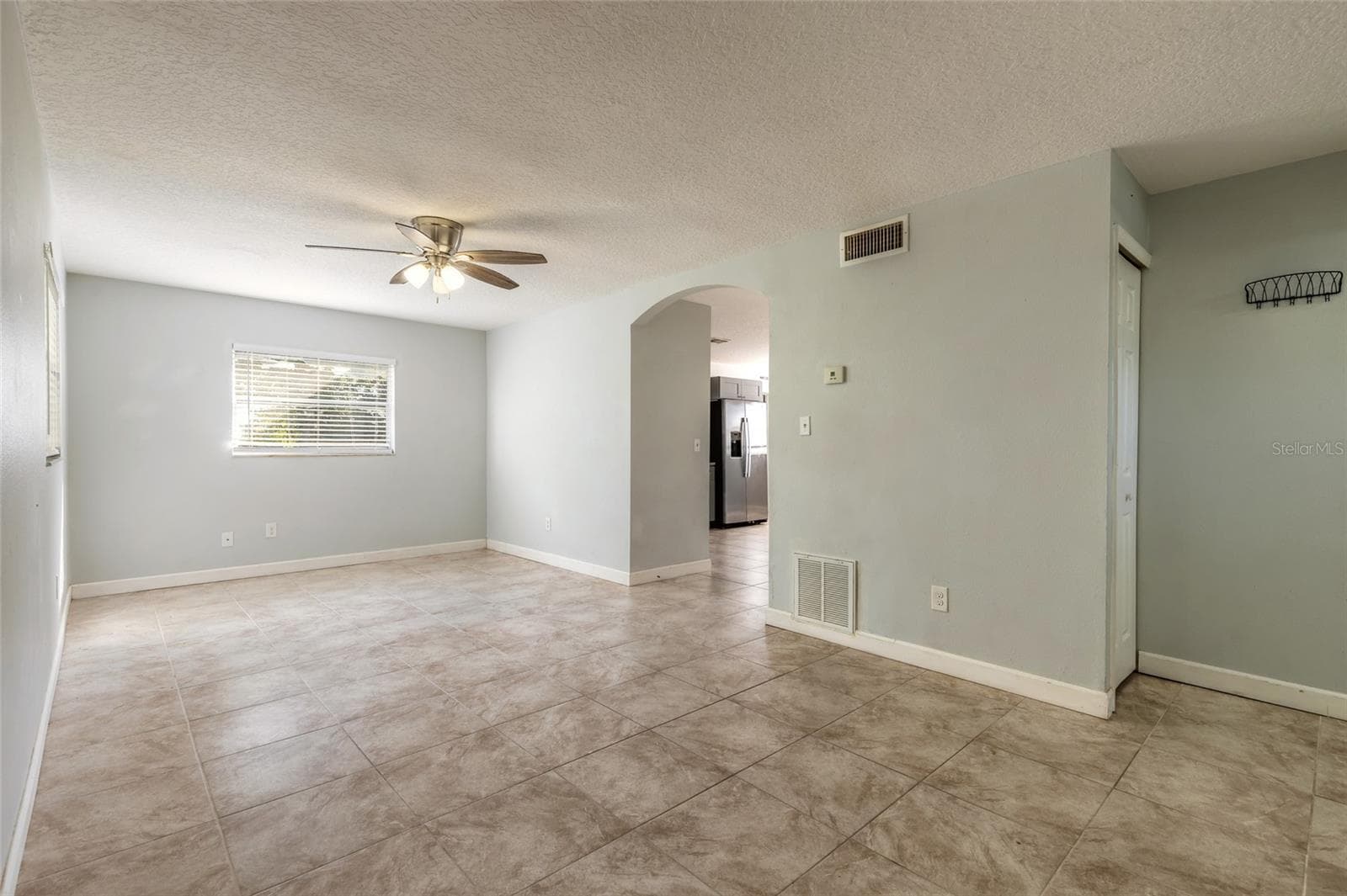 Single Family Residence at 228 E HOLLY DR, ORANGE CITY, photo 5 of 37