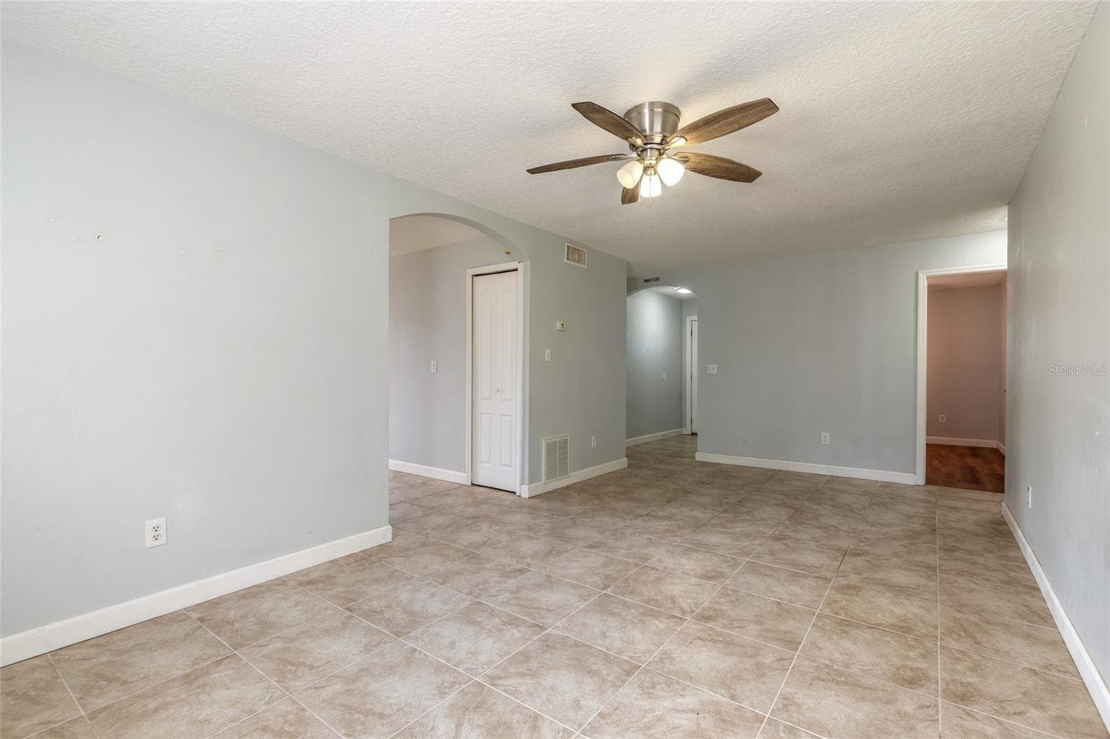 Single Family Residence at 228 E HOLLY DR, ORANGE CITY, photo 6 of 37