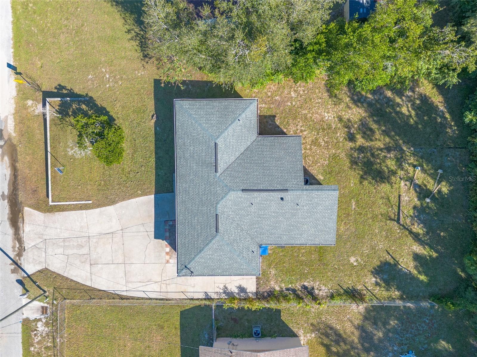 Single Family Residence at 228 E HOLLY DR, ORANGE CITY, photo 37 of 37