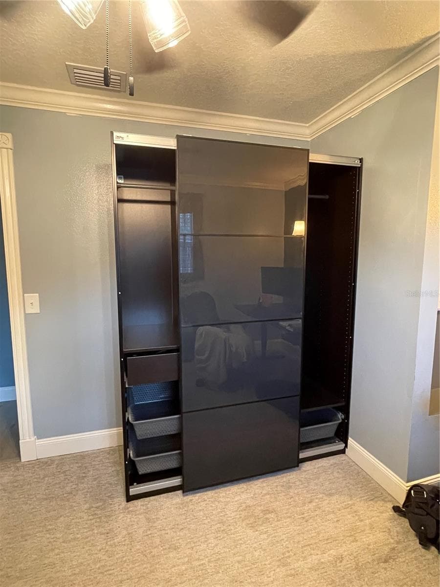 Wardrobe closet - 2923 JUNCTION RD, ZELLWOOD