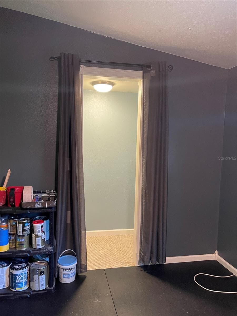 closet - 2923 JUNCTION RD, ZELLWOOD