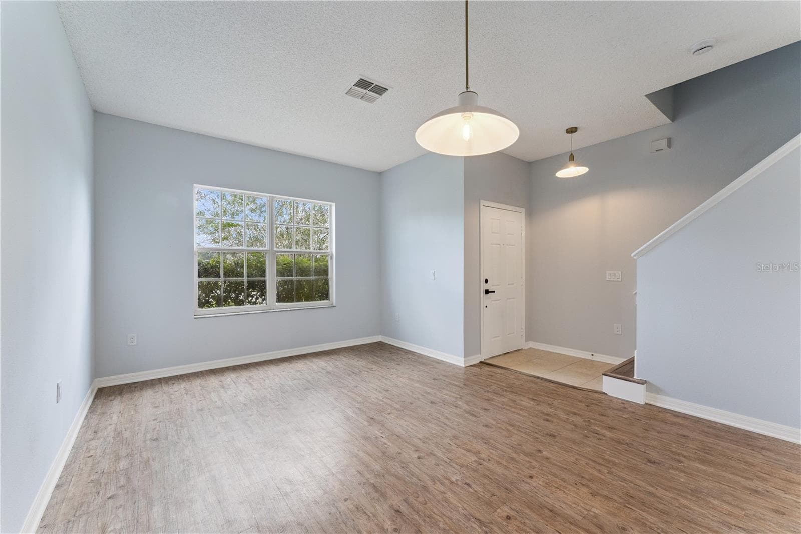 Single Family Residence at 5731 VISTA LINDA DR, ORLANDO, photo 2 of 18