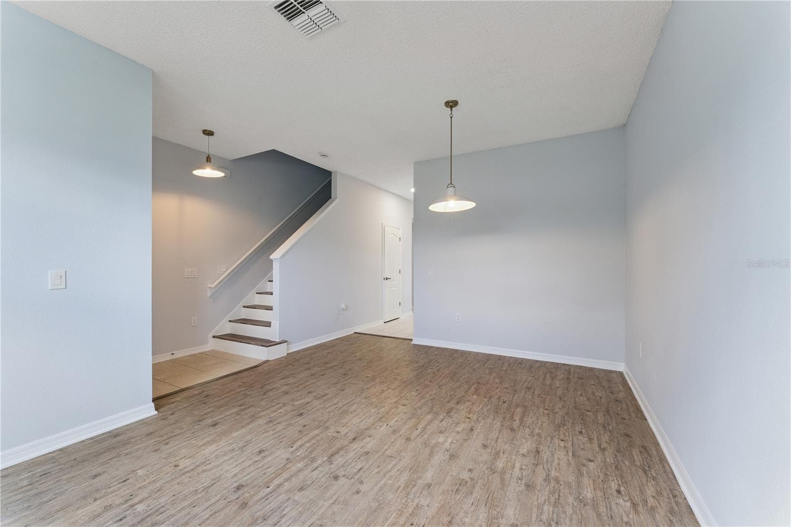 Single Family Residence at 5731 VISTA LINDA DR, ORLANDO, photo 3 of 18