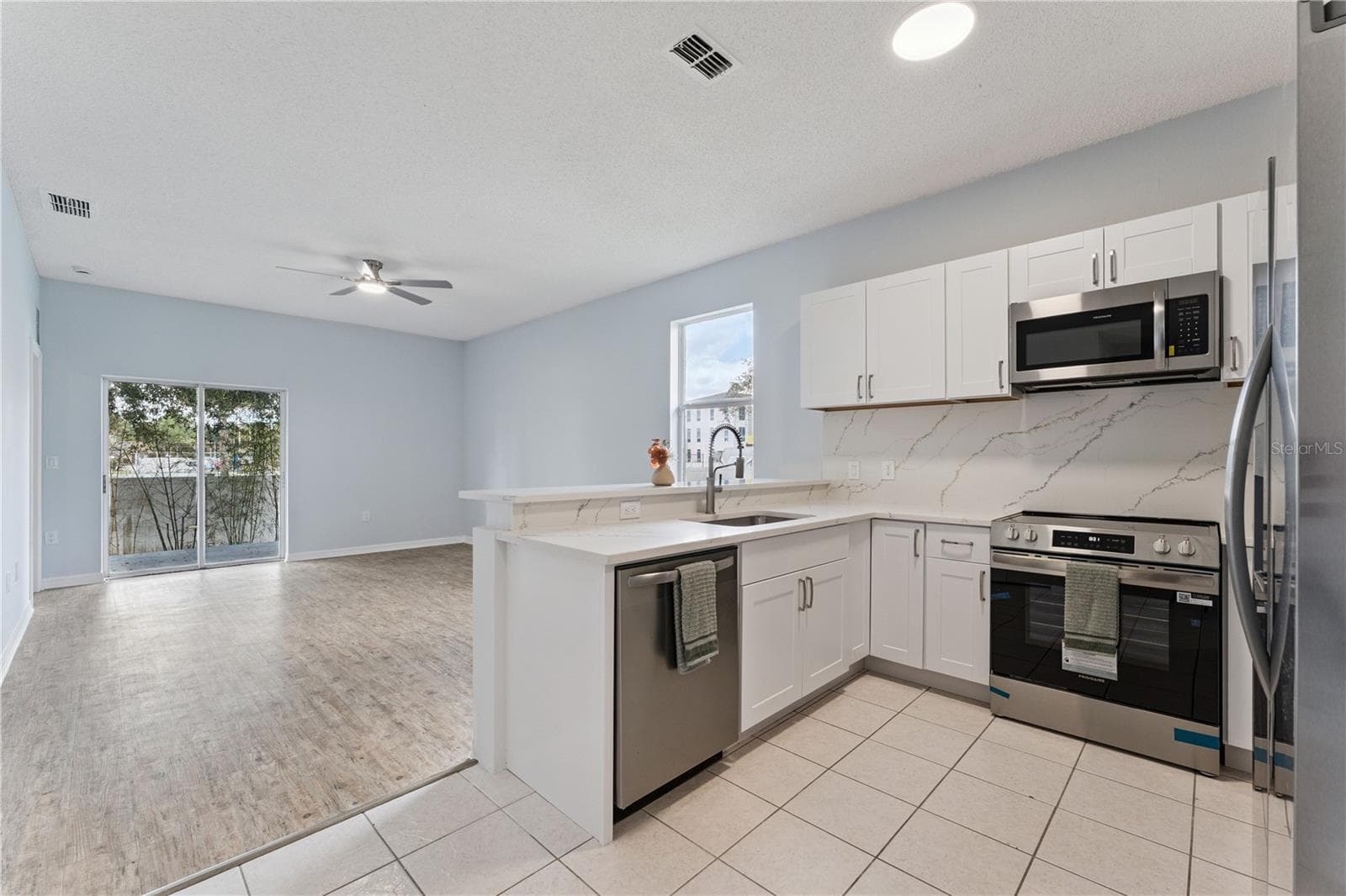 Single Family Residence at 5731 VISTA LINDA DR, ORLANDO, photo 4 of 18