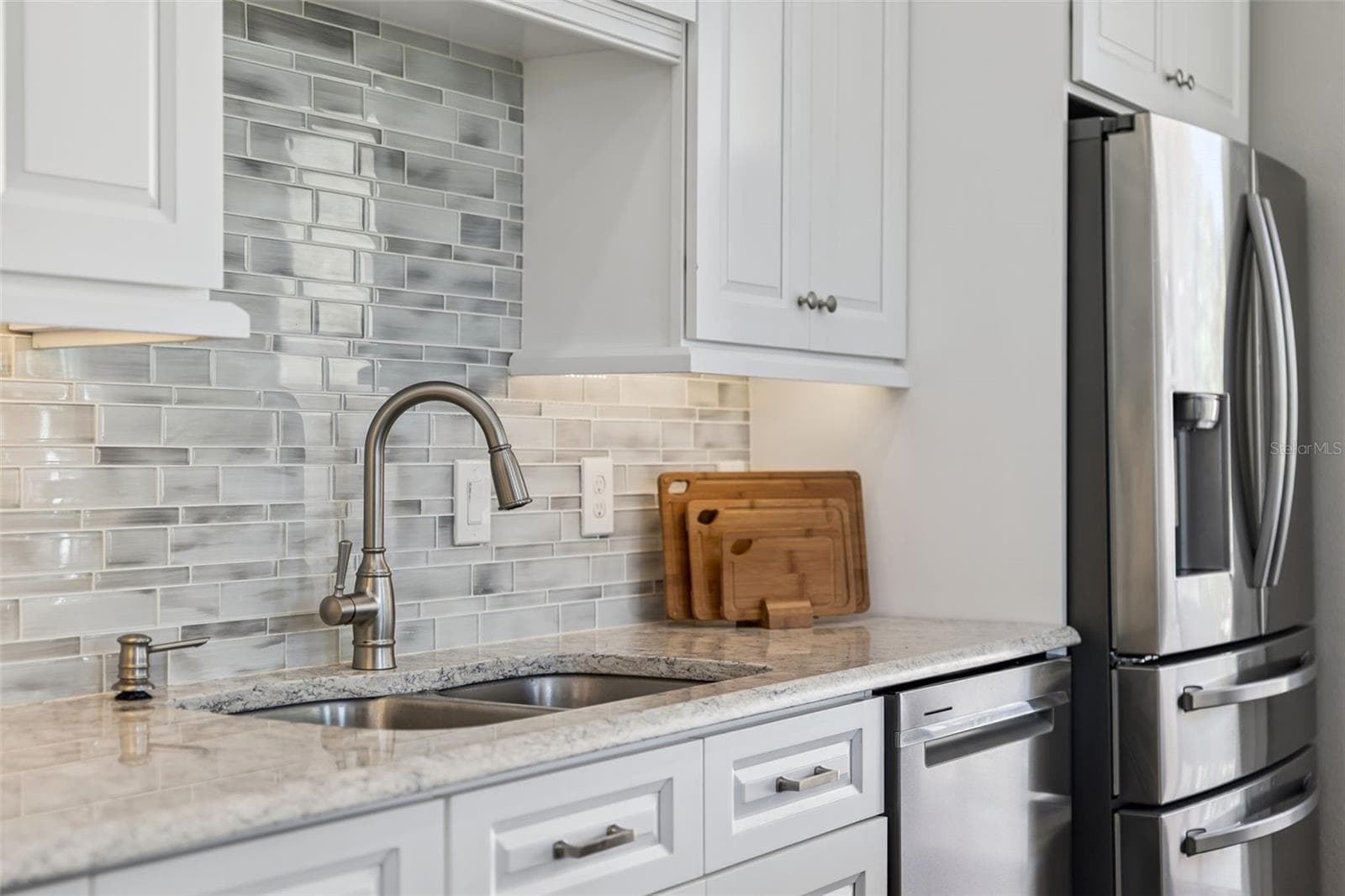 Kitchen - 900 LOBELIA DR, LAKE MARY