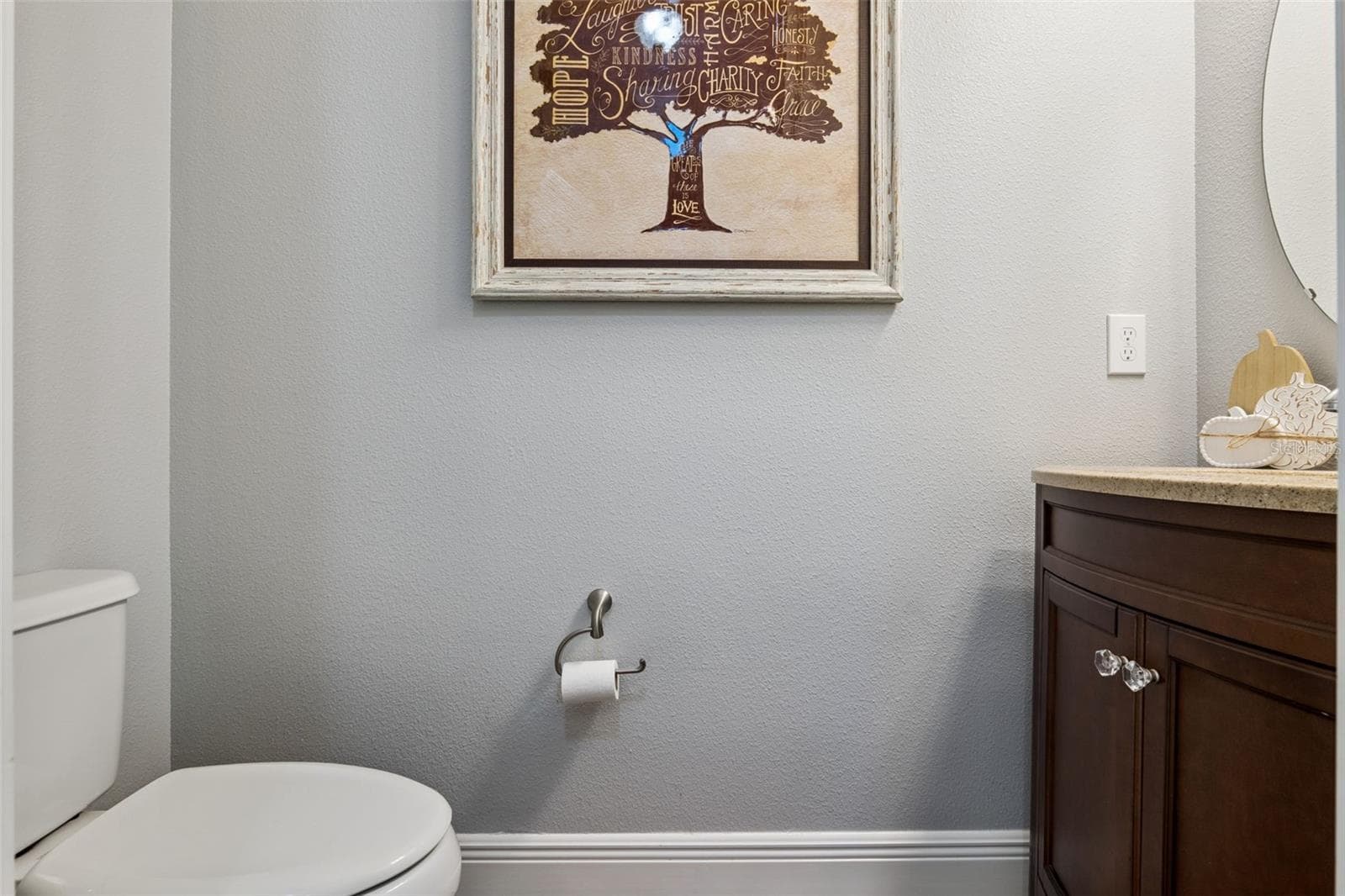 Second floor powder room - 900 LOBELIA DR, LAKE MARY