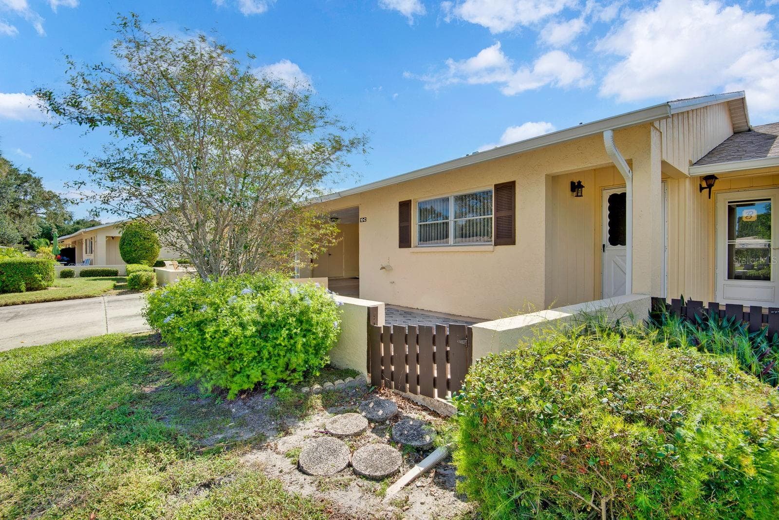 Front - 390 301 BLVD W #10C, BRADENTON