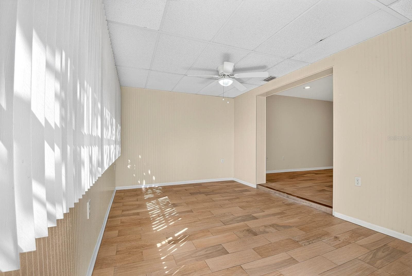 Florida Room - 390 301 BLVD W #10C, BRADENTON
