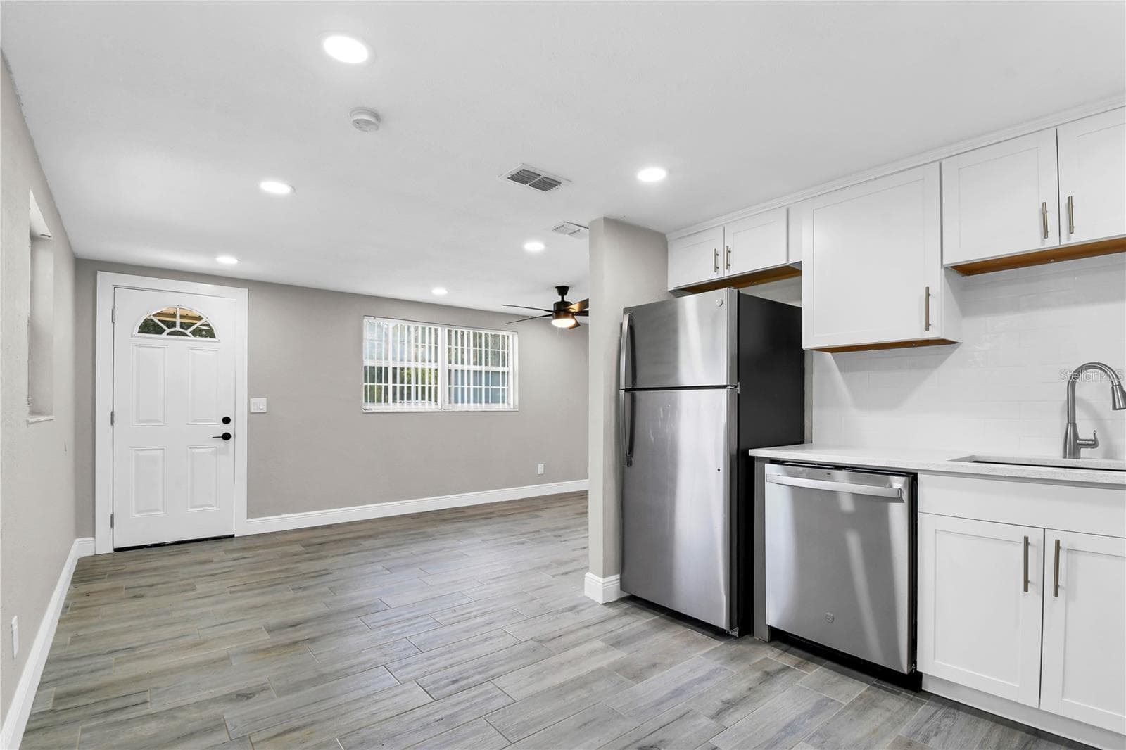 Single Family Residence at TOWN OF CITRUS PARK, TAMPA, photo 4 of 23