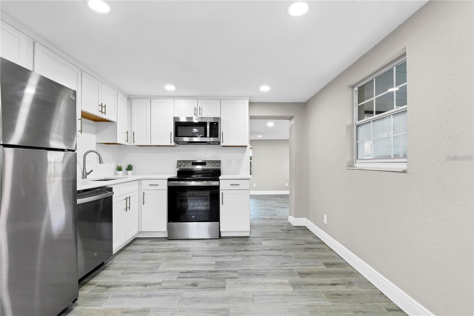 Single Family Residence at TOWN OF CITRUS PARK, TAMPA, photo 7 of 23