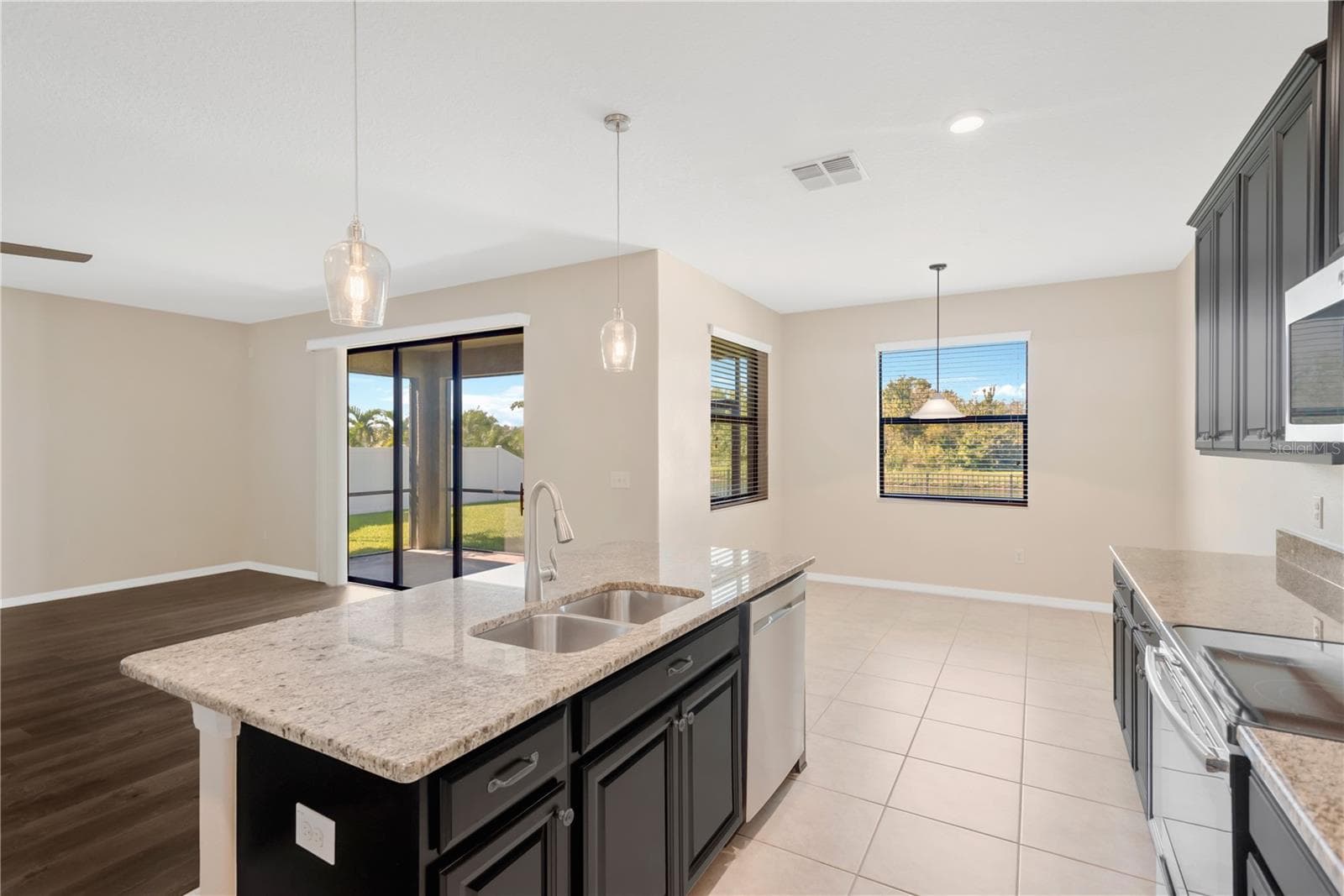 Single Family Residence at 11603 SUNBURST MARBLE RD, RIVERVIEW, photo 13 of 54