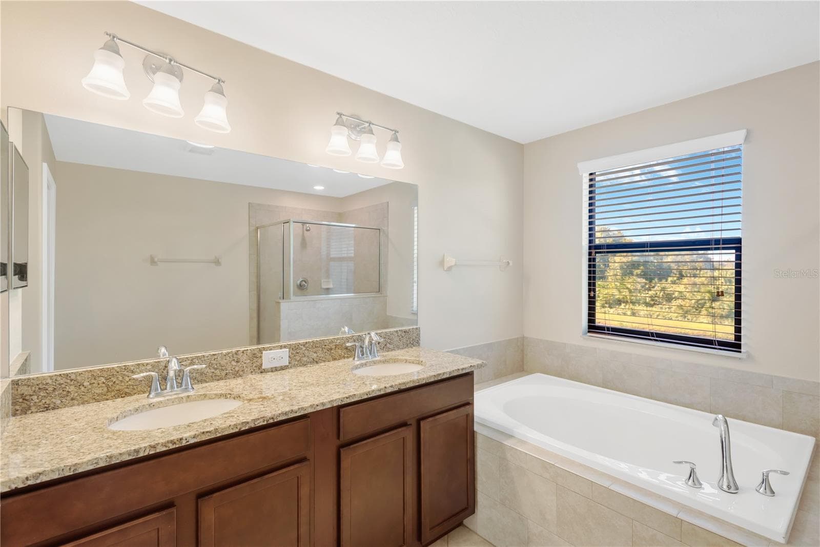 Single Family Residence at 11603 SUNBURST MARBLE RD, RIVERVIEW, photo 20 of 54